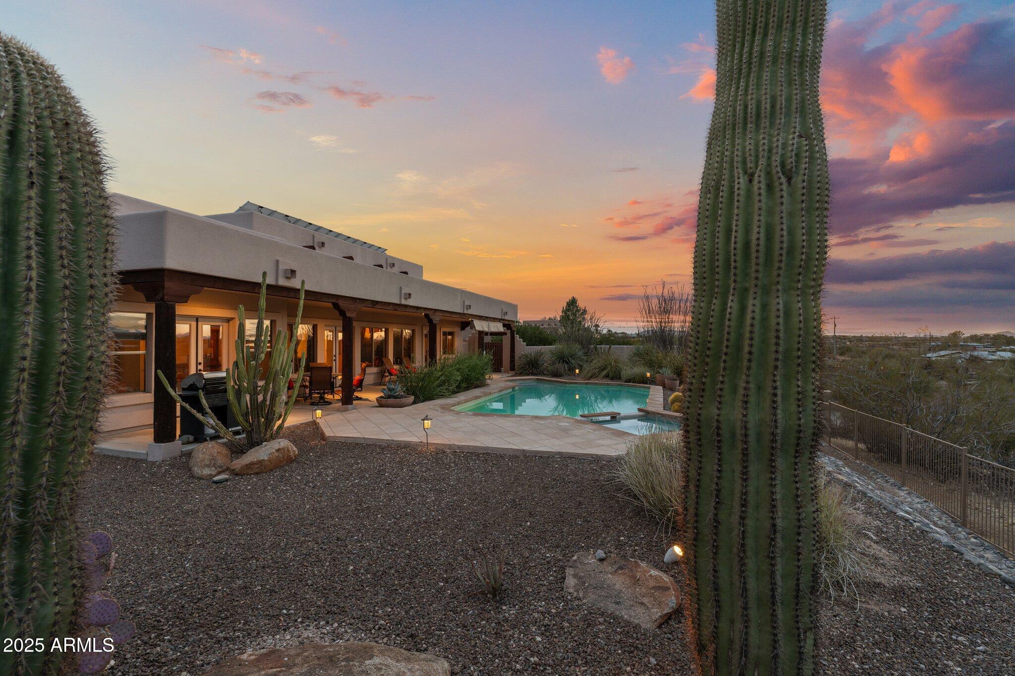 669 W CHAPARRAL Road