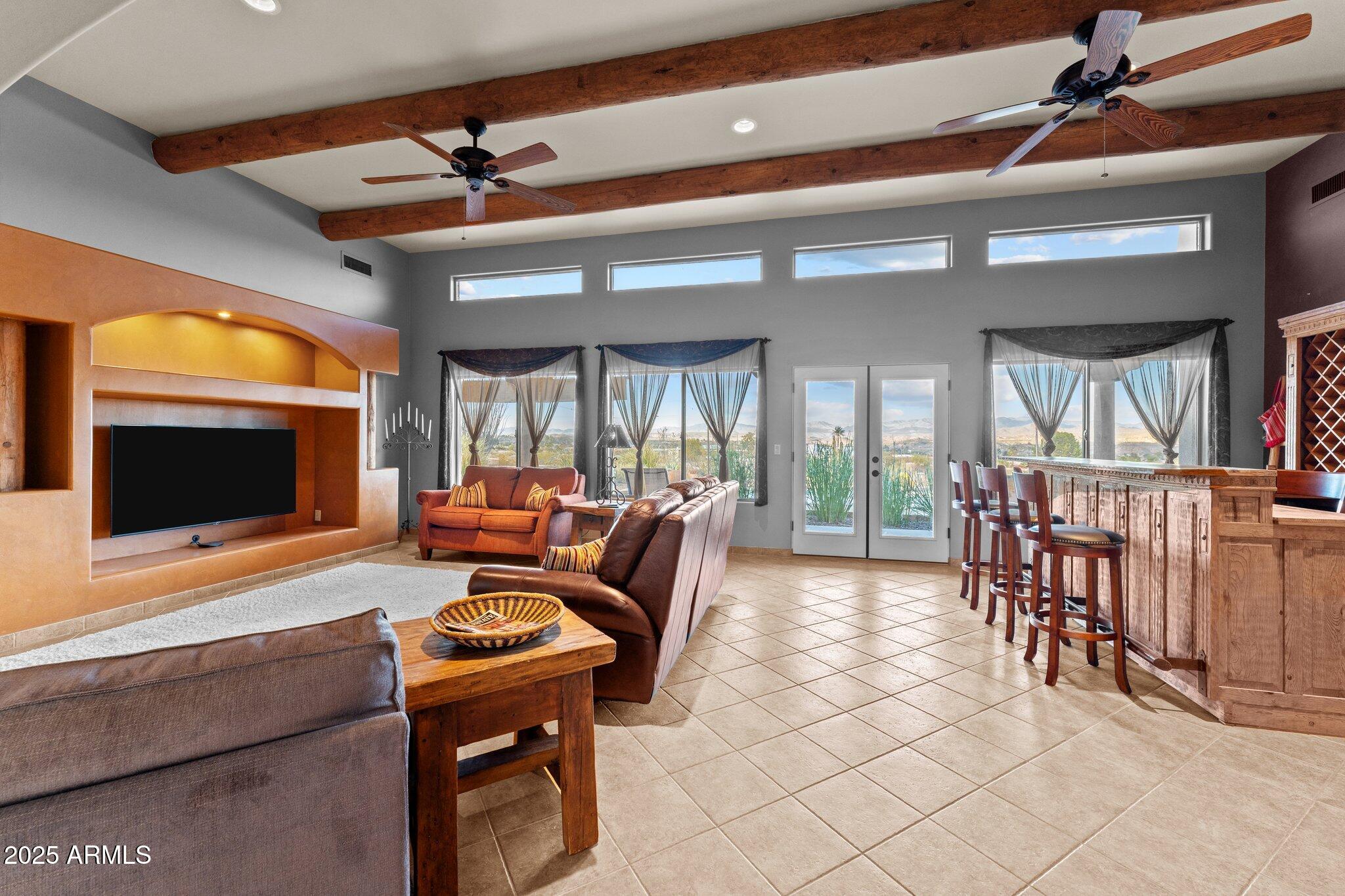 669 W CHAPARRAL Road