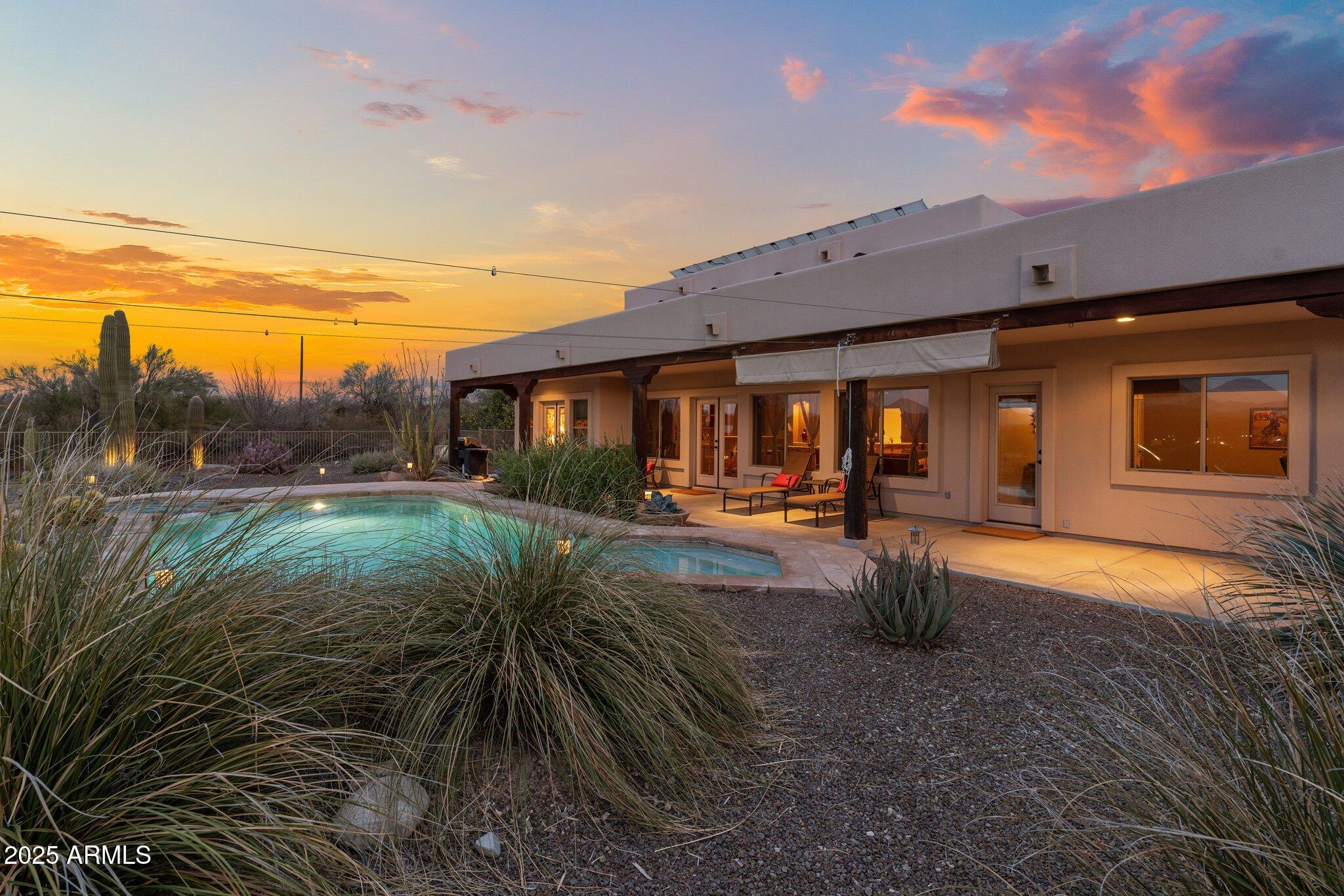669 W CHAPARRAL Road