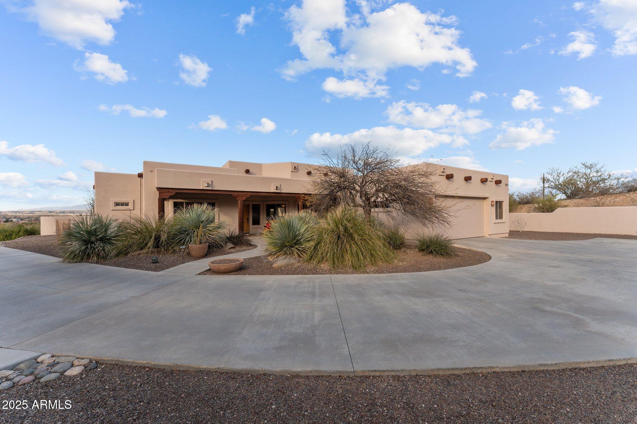 669 W CHAPARRAL Road