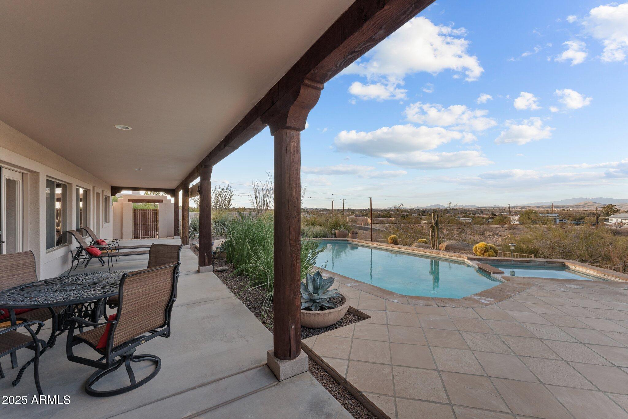 669 W CHAPARRAL Road