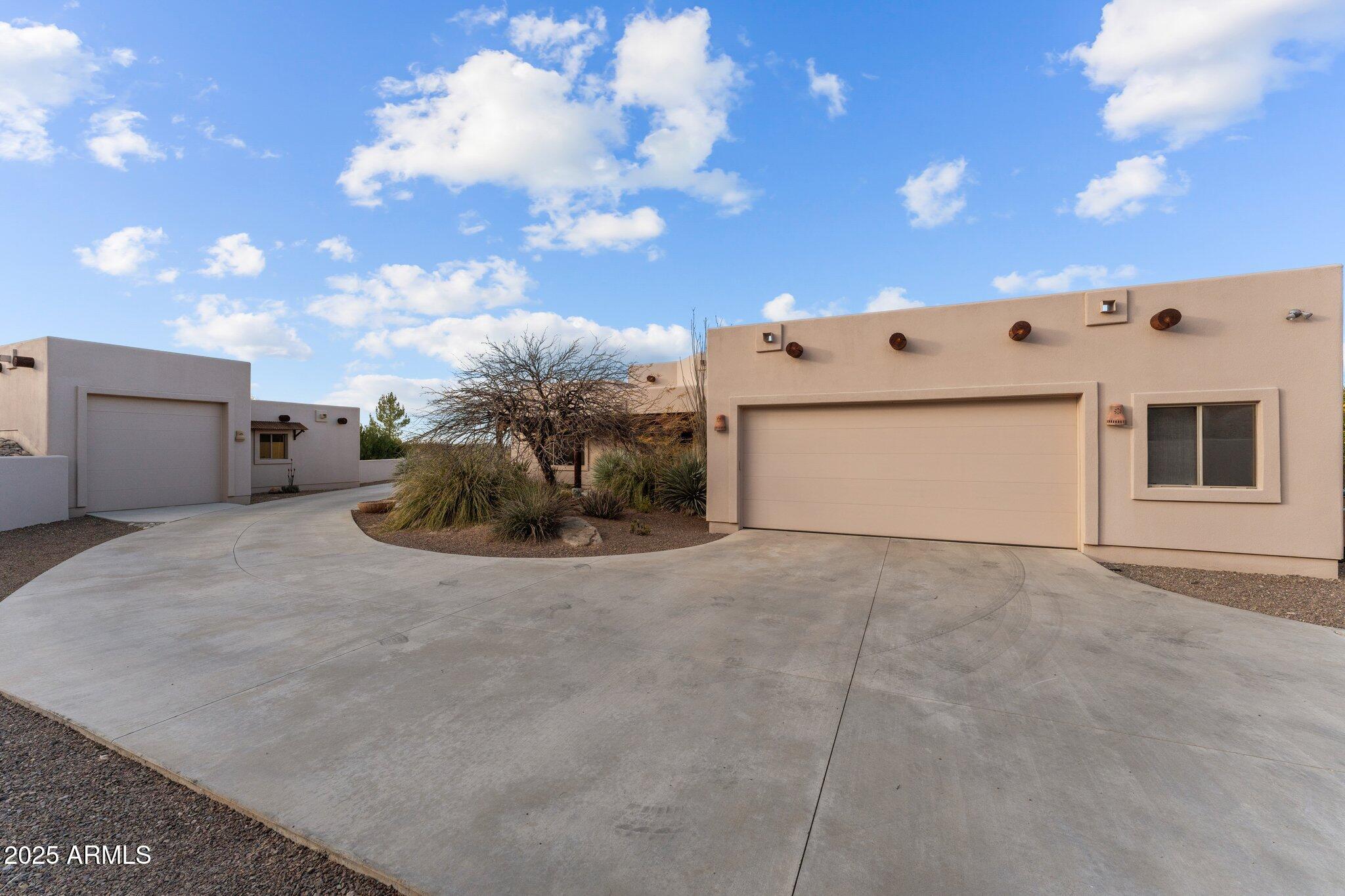 669 W CHAPARRAL Road