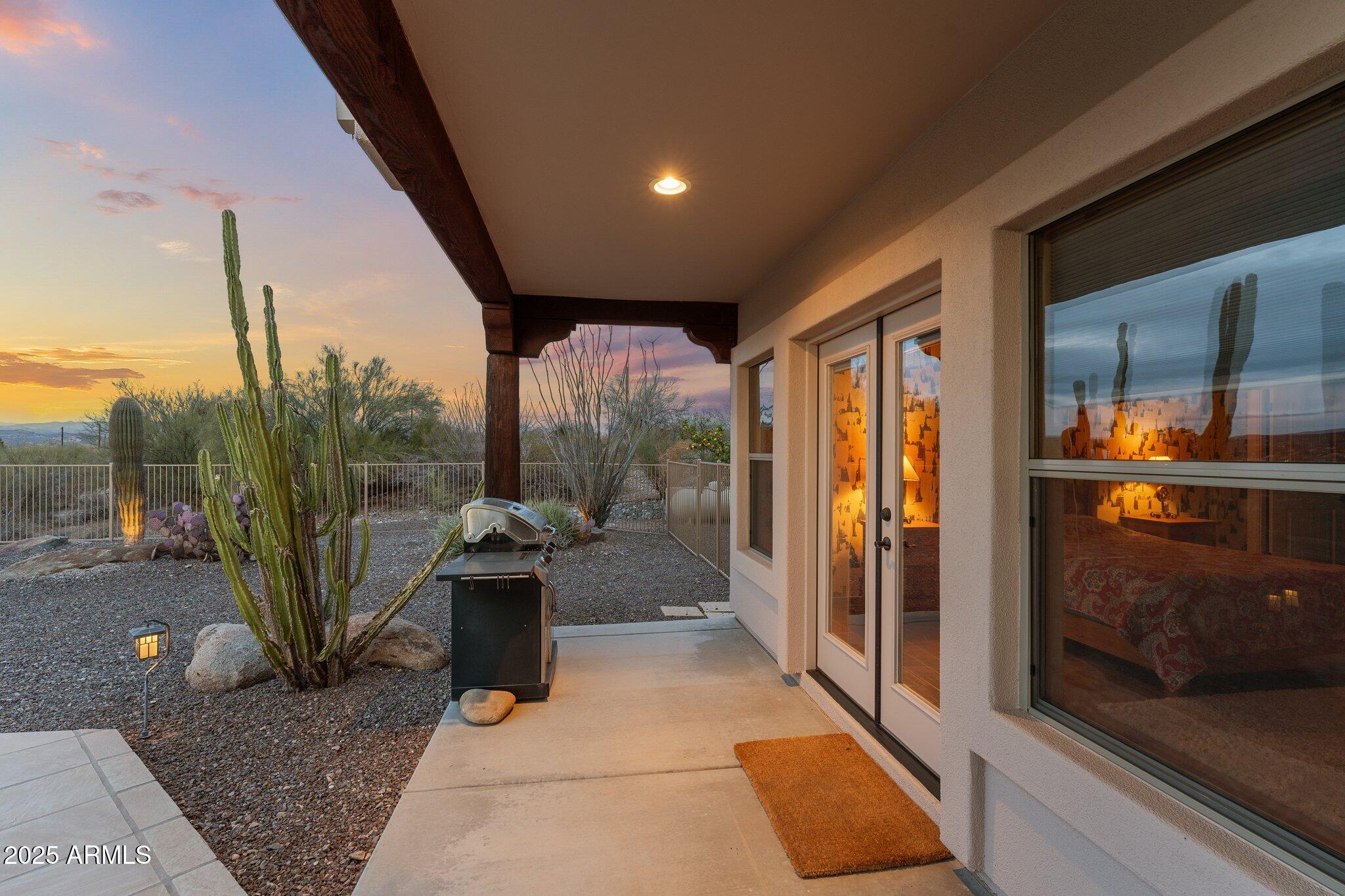 669 W CHAPARRAL Road