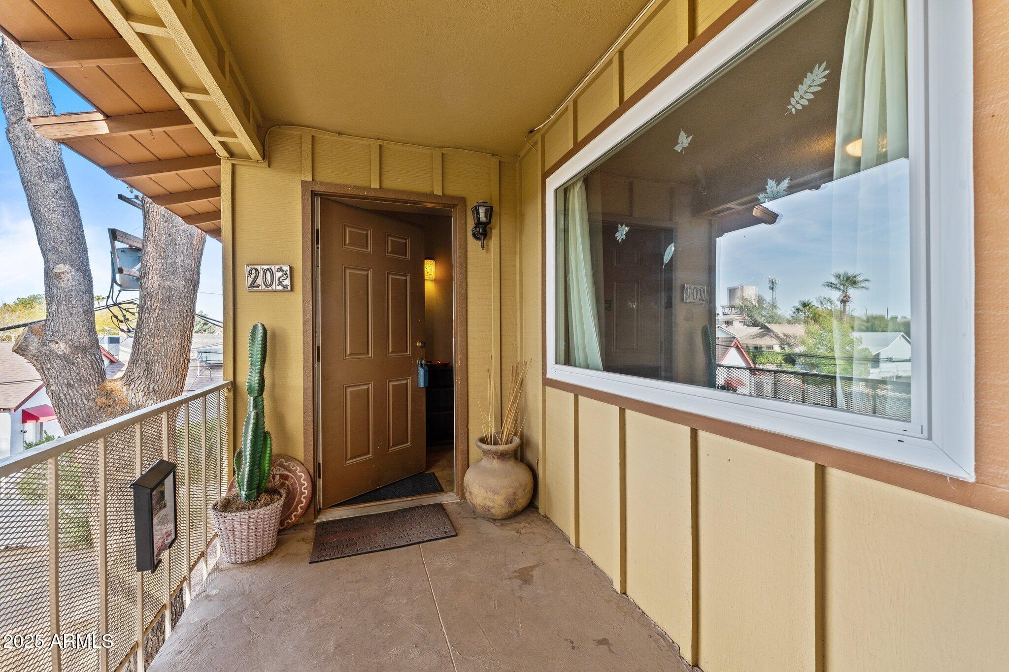 90 W Yavapai Street 20