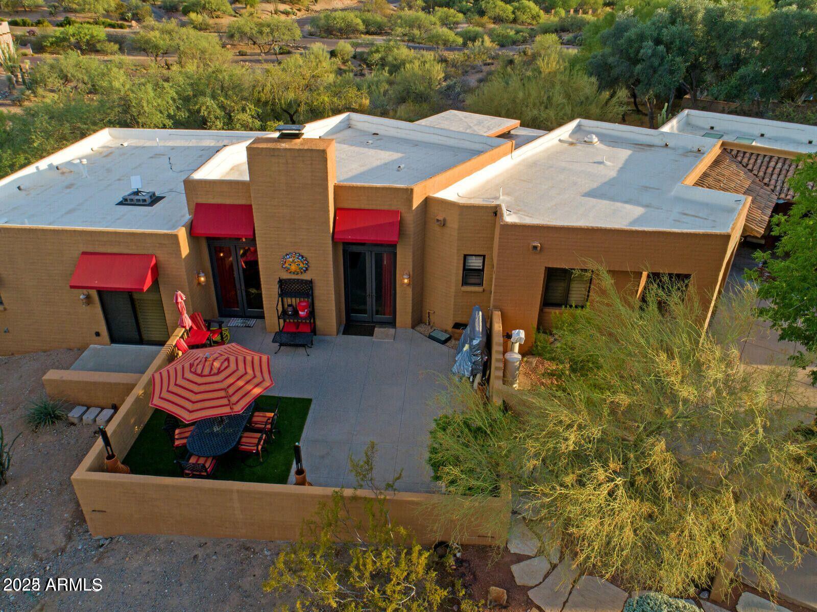 1489 THRASHER Lane