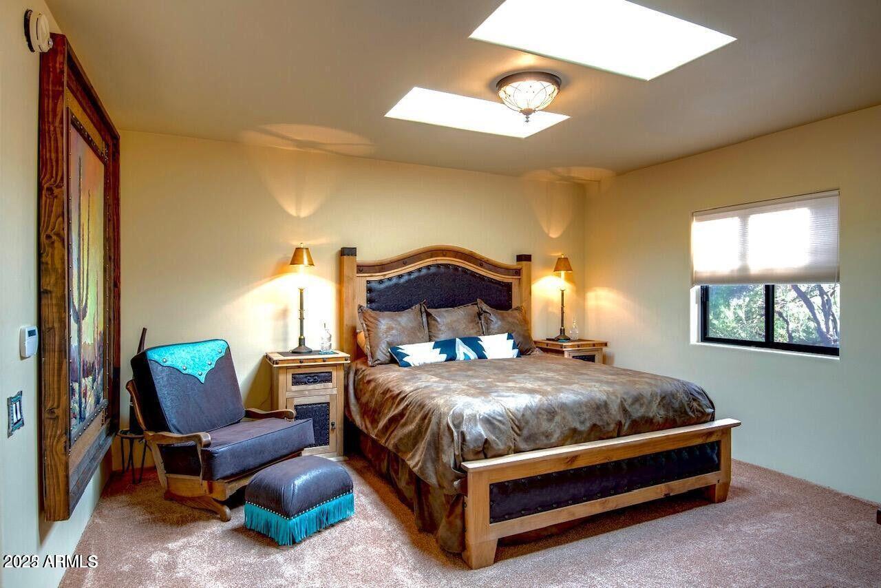 1489 THRASHER Lane