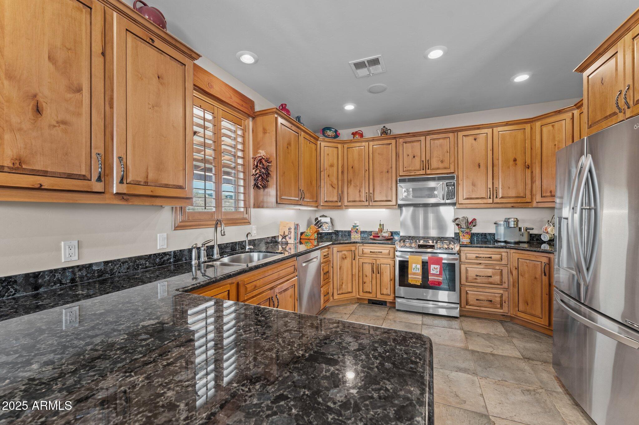 1520 W CHEROKEE Lane