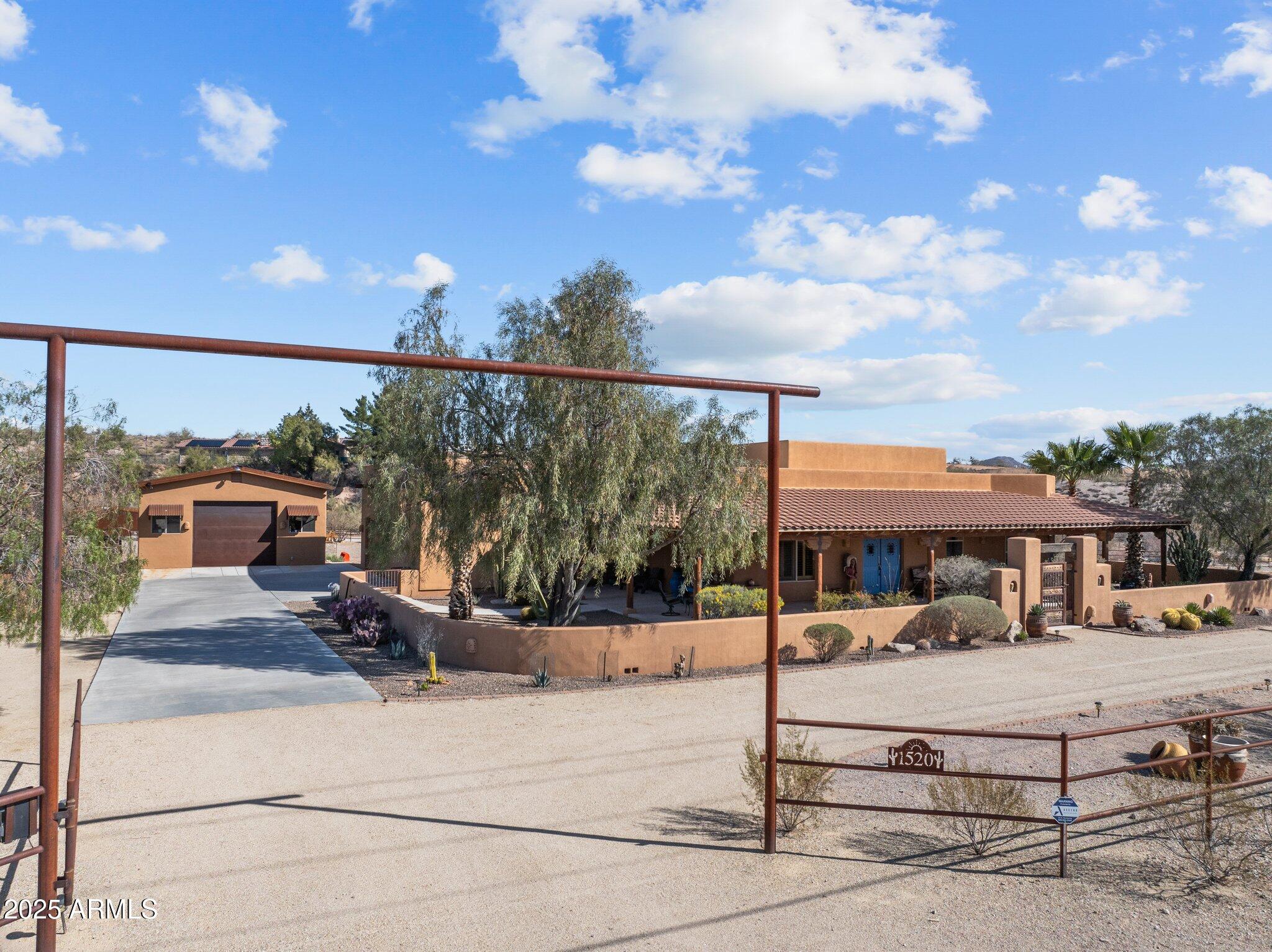 1520 W CHEROKEE Lane