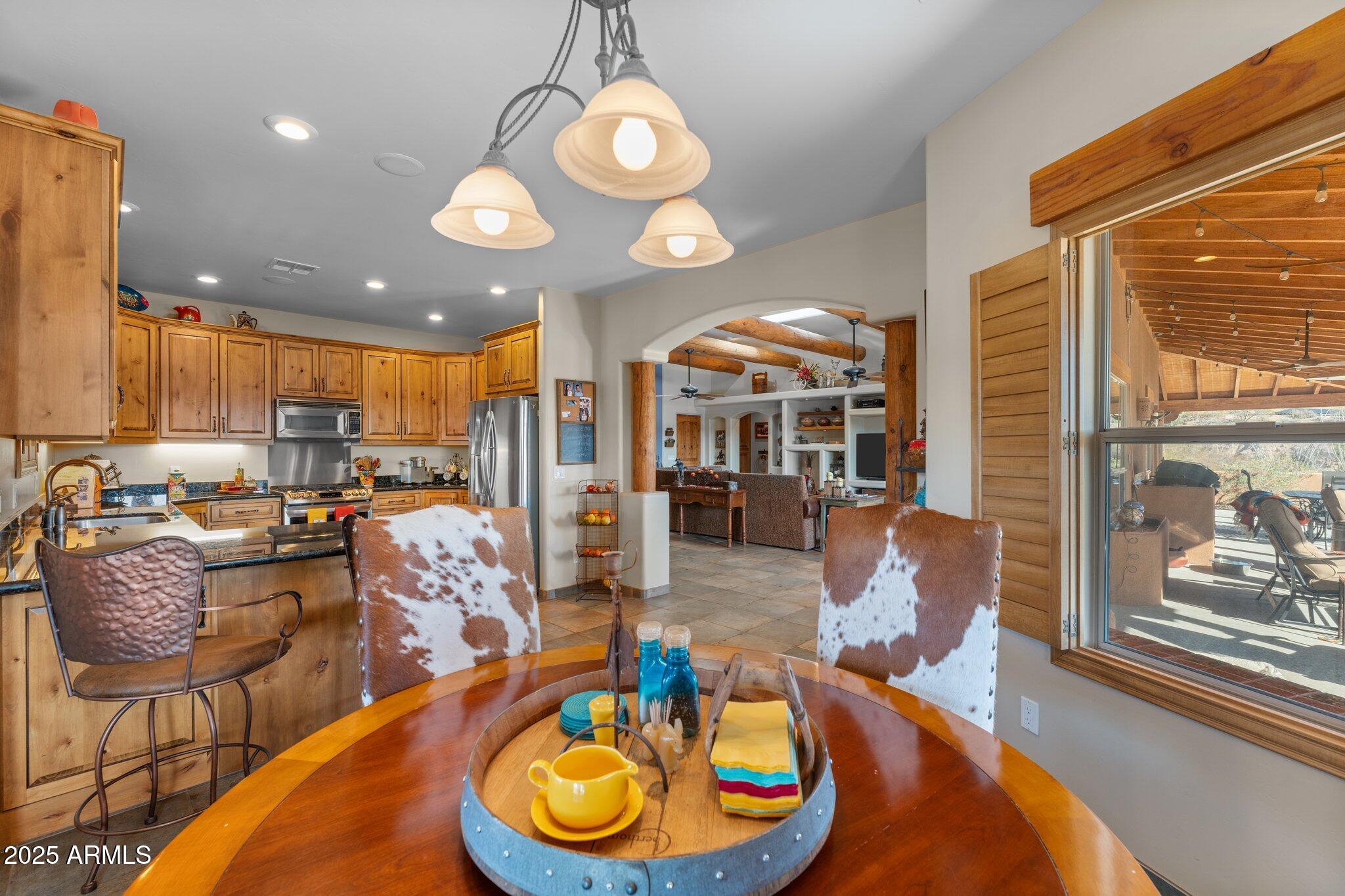 1520 W CHEROKEE Lane