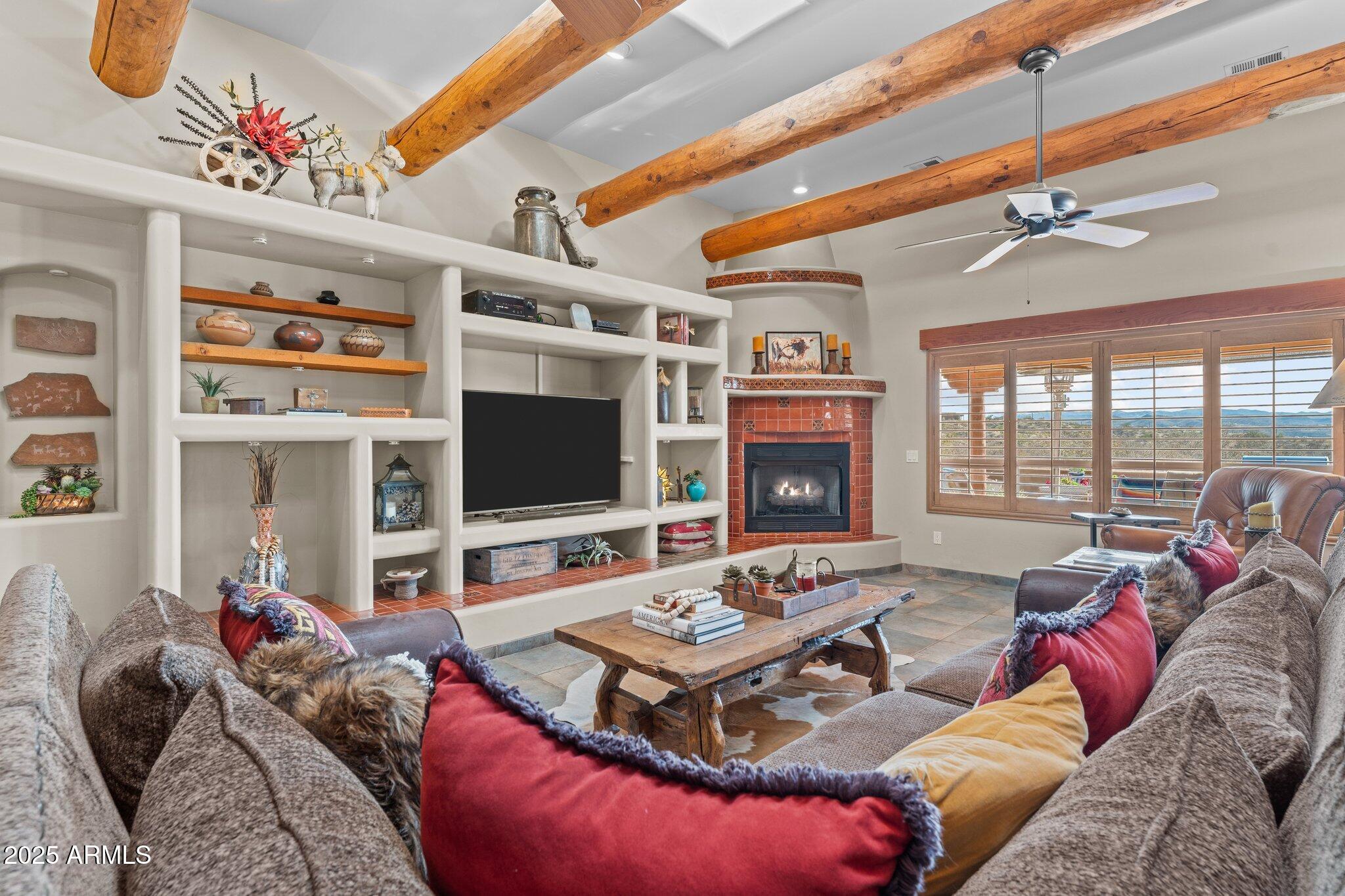 1520 W CHEROKEE Lane