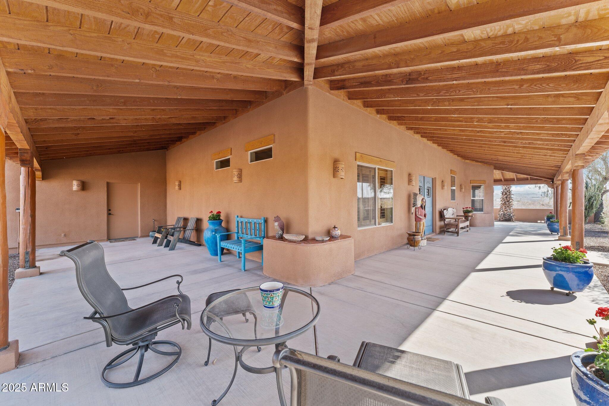1520 W CHEROKEE Lane