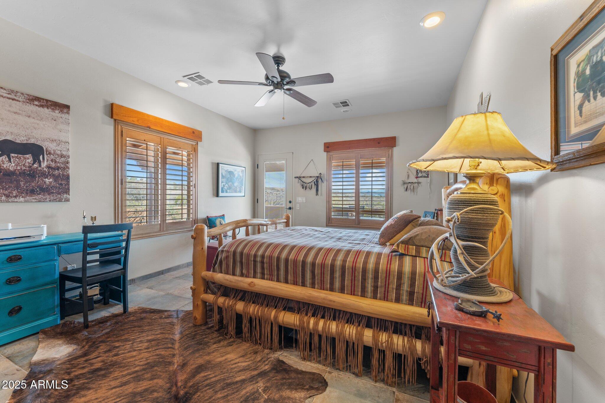 1520 W CHEROKEE Lane