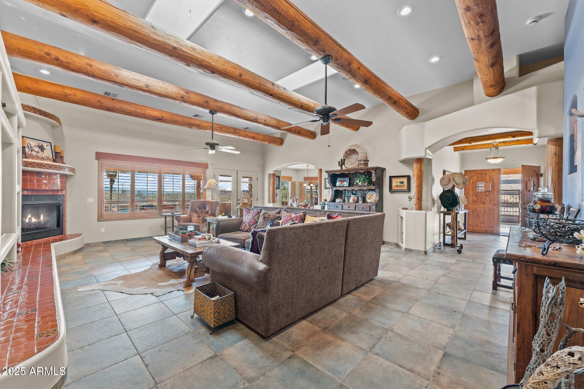 1520 W CHEROKEE Lane