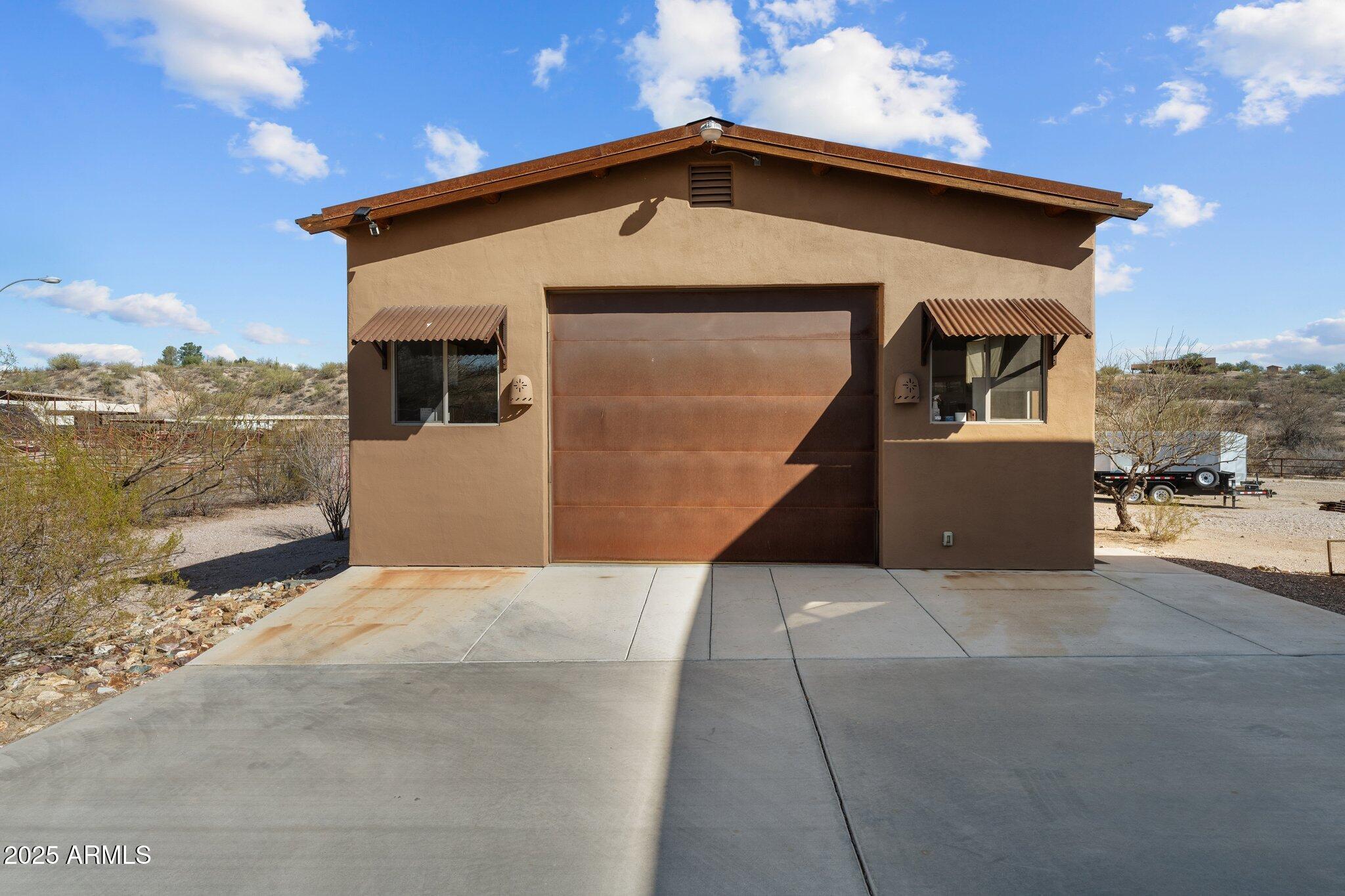 1520 W CHEROKEE Lane