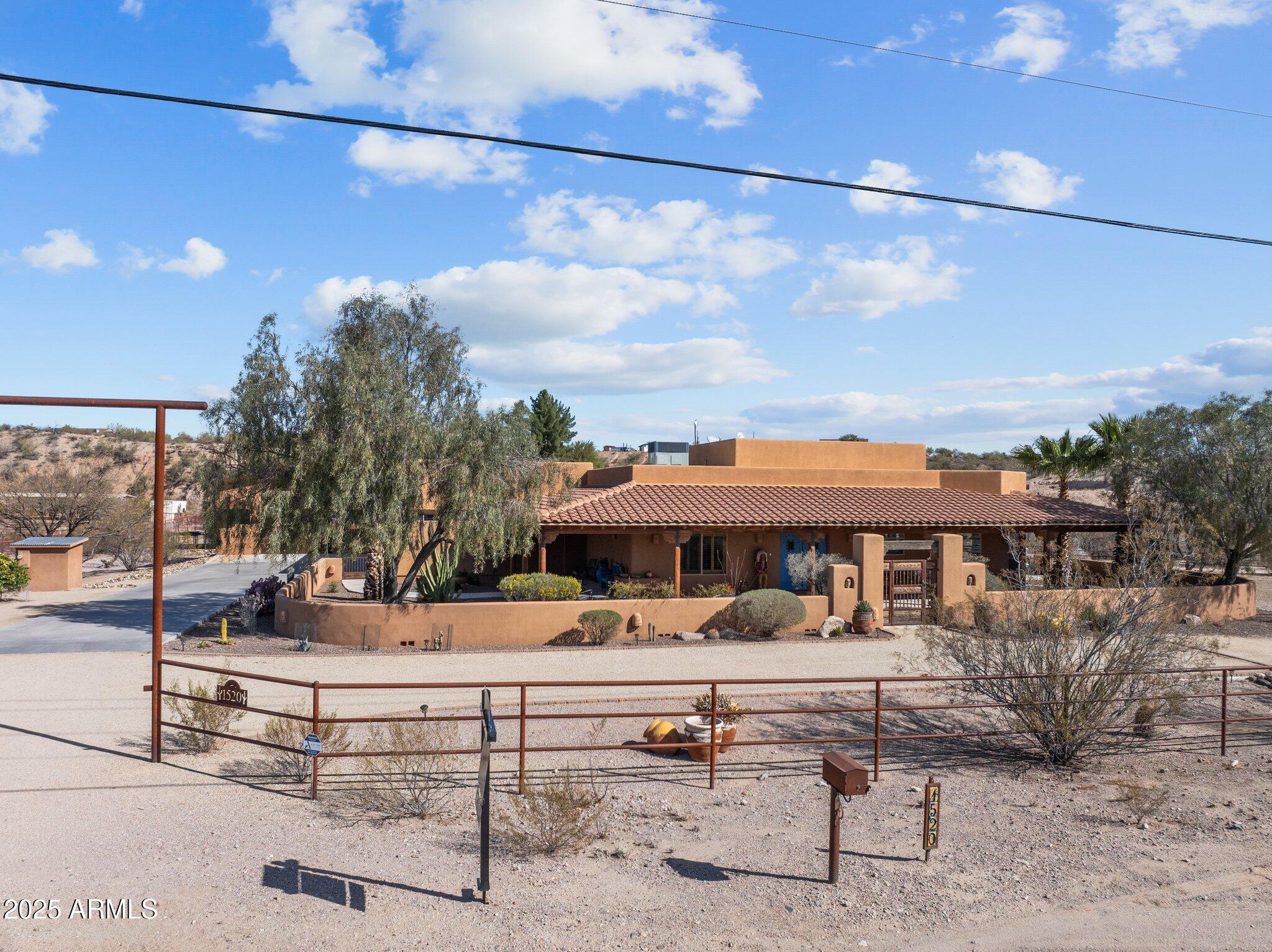 1520 W CHEROKEE Lane