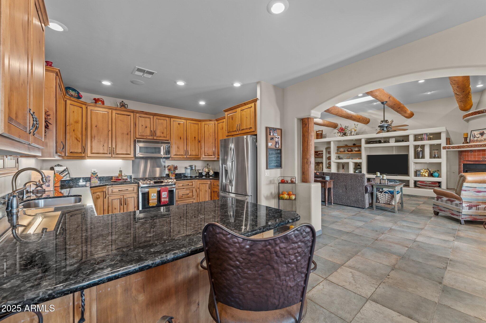 1520 W CHEROKEE Lane