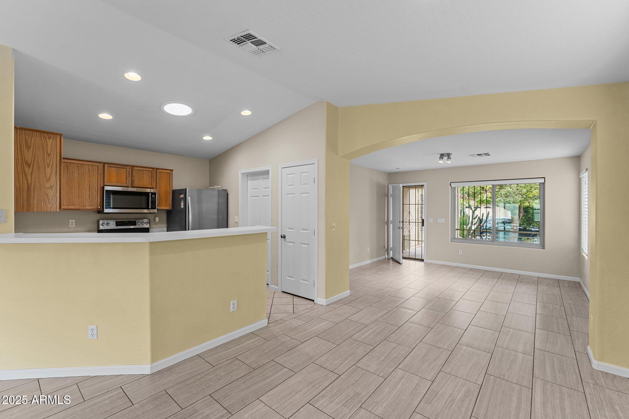10817 W WILSHIRE Drive
