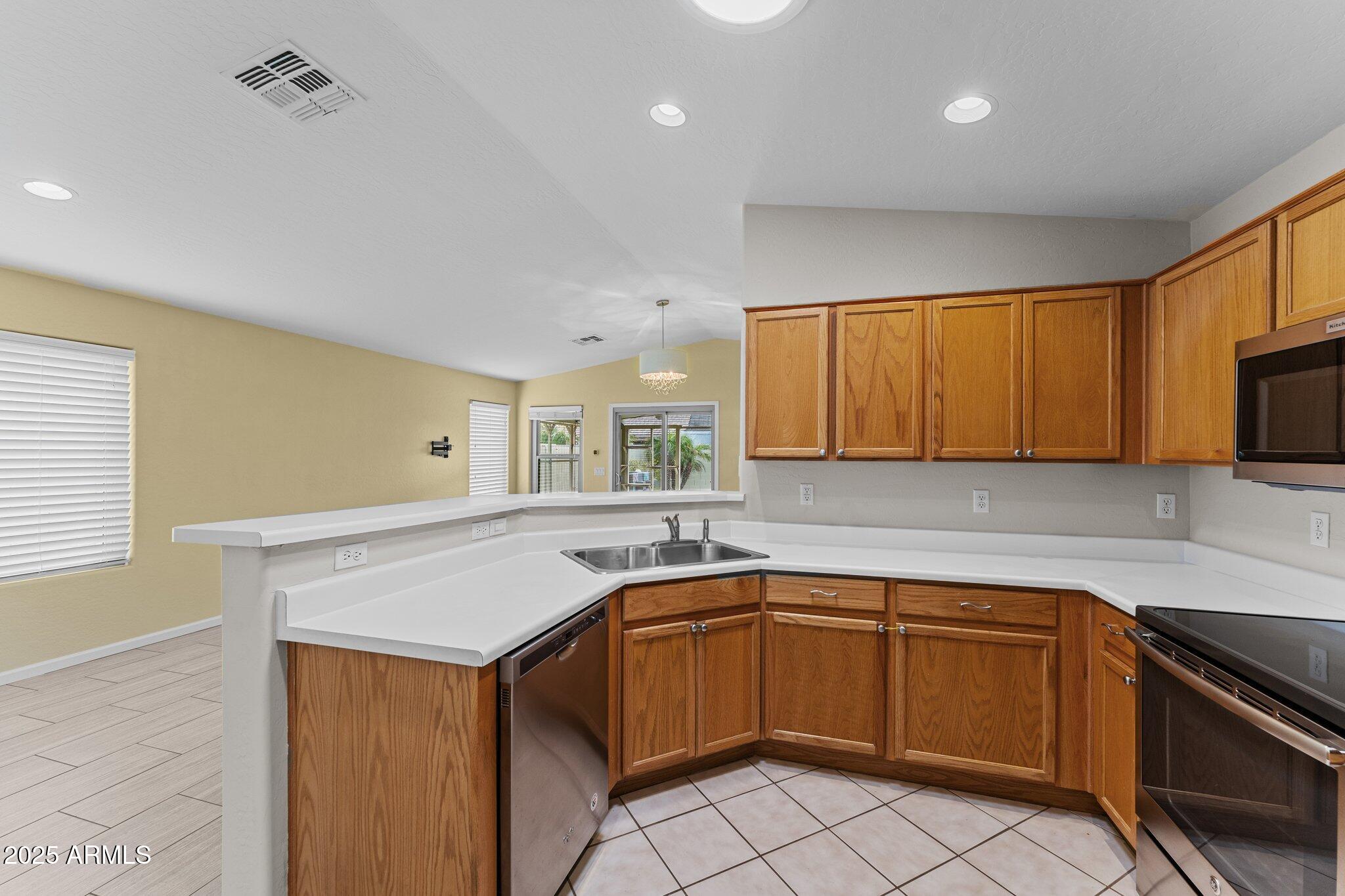 10817 W WILSHIRE Drive