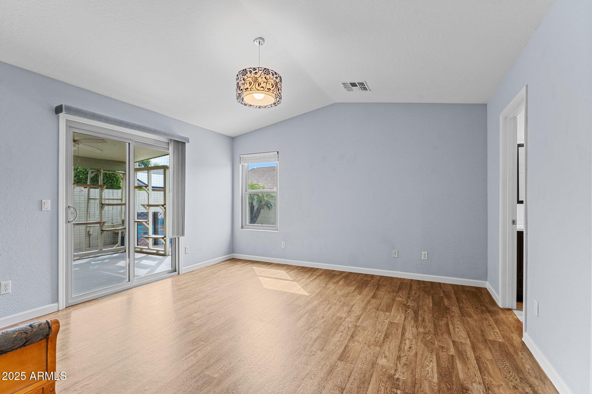 10817 W WILSHIRE Drive