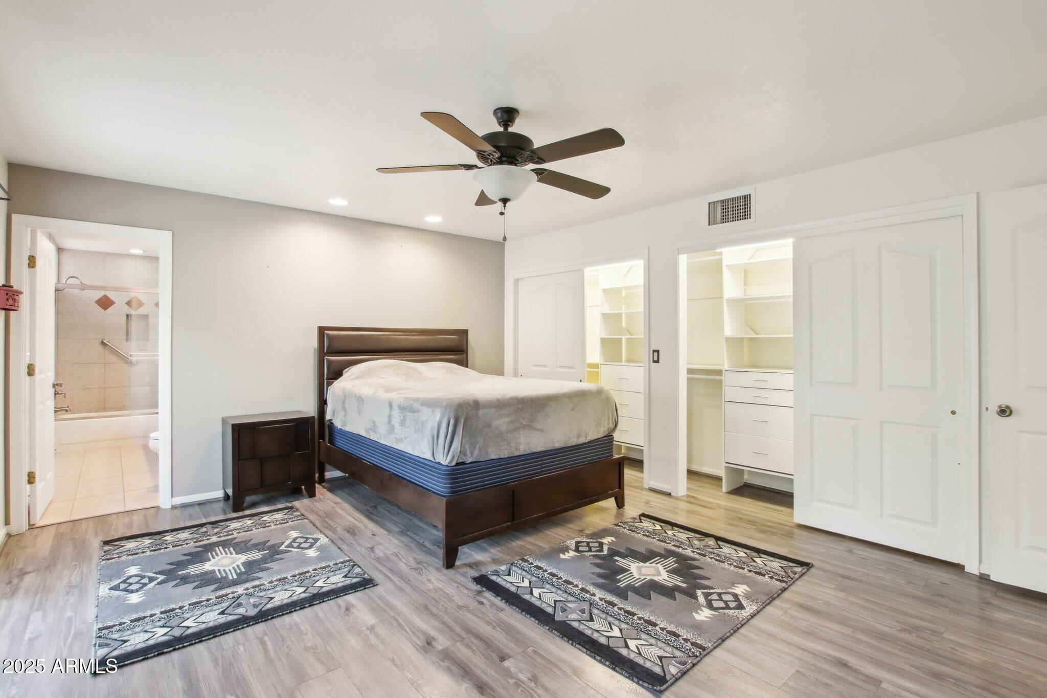 855 W SANTA FE Drive