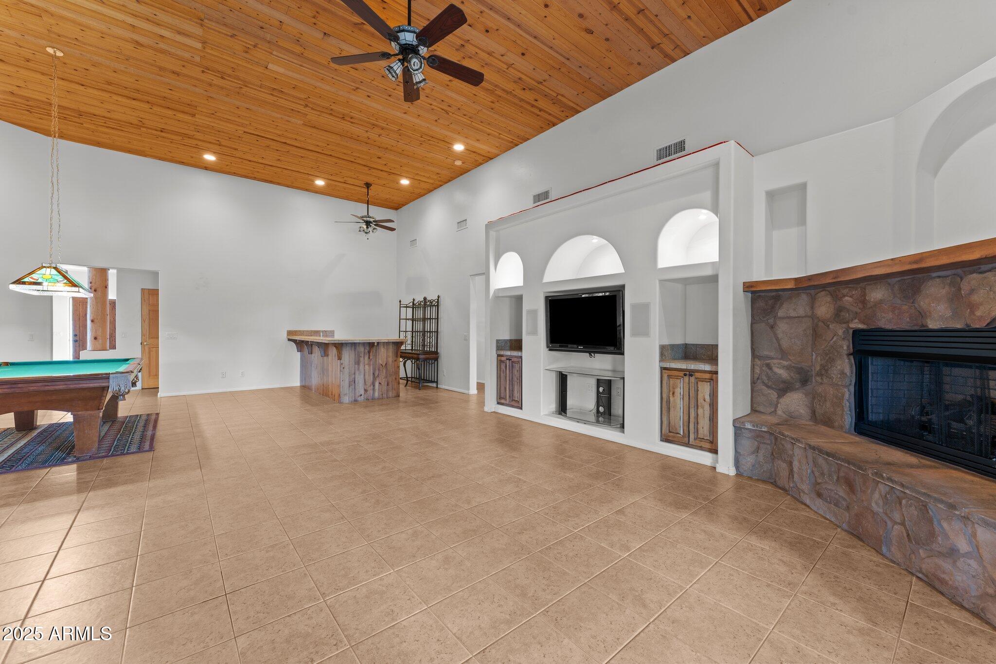2905 N Silver Spur Drive