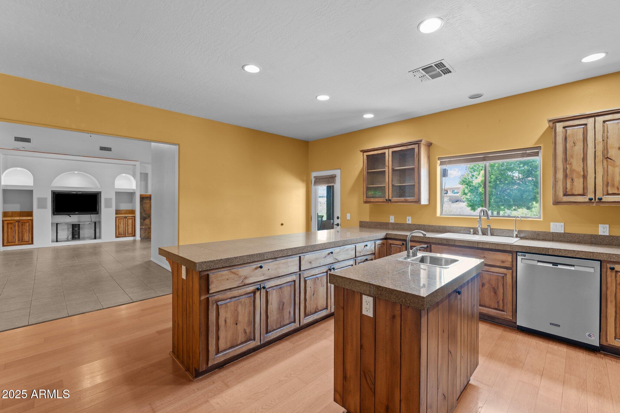 2905 N Silver Spur Drive