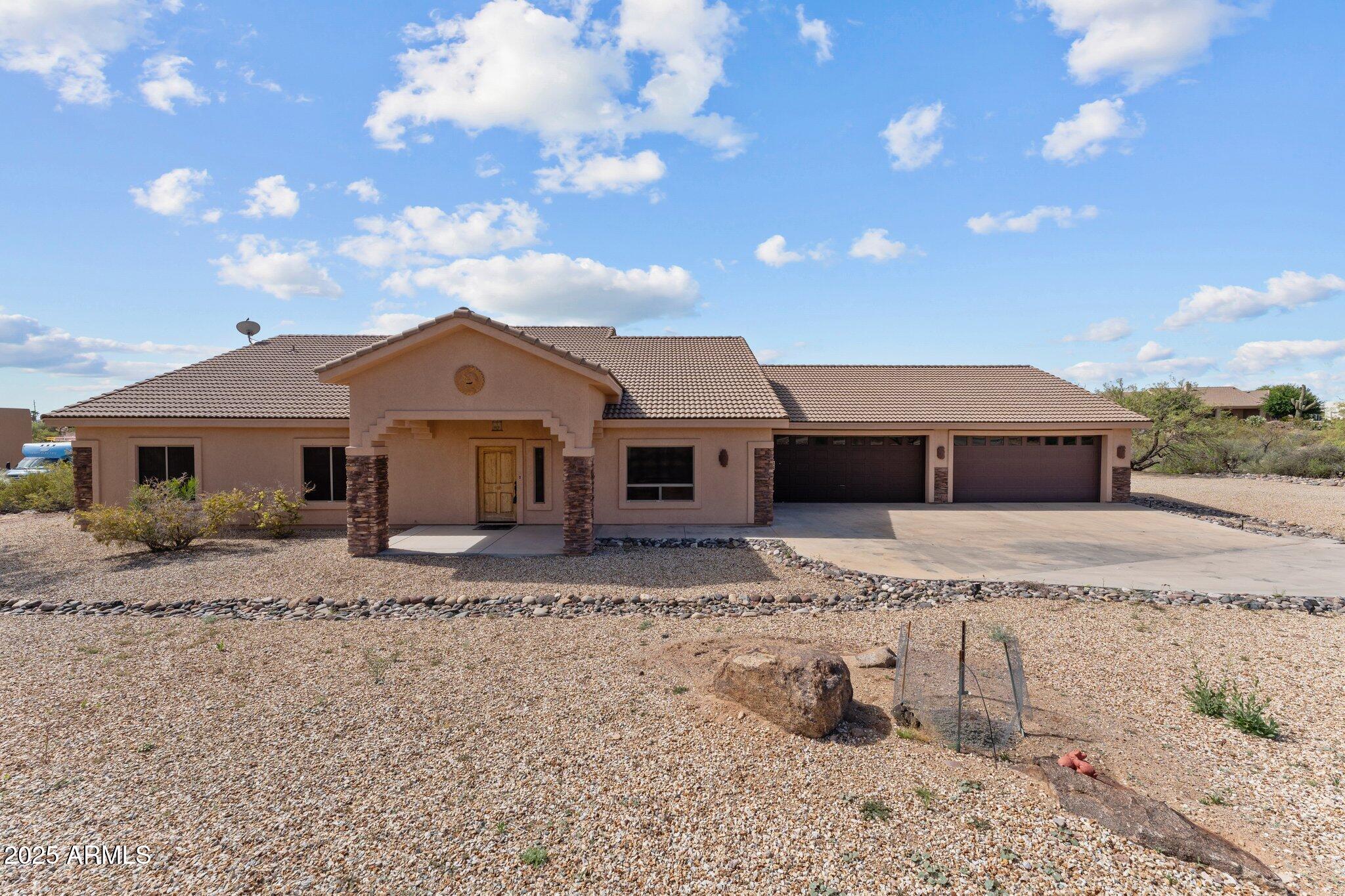 2905 N Silver Spur Drive