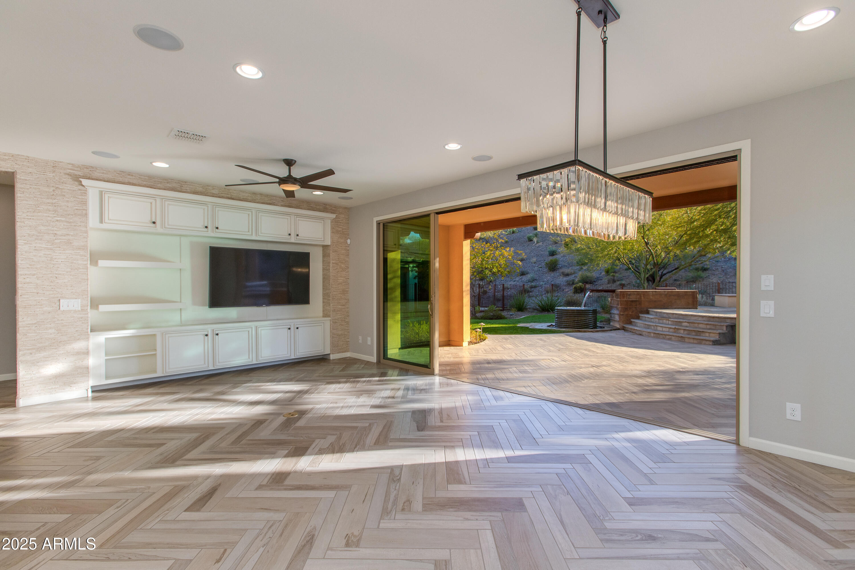 3285 MAVERICK Drive