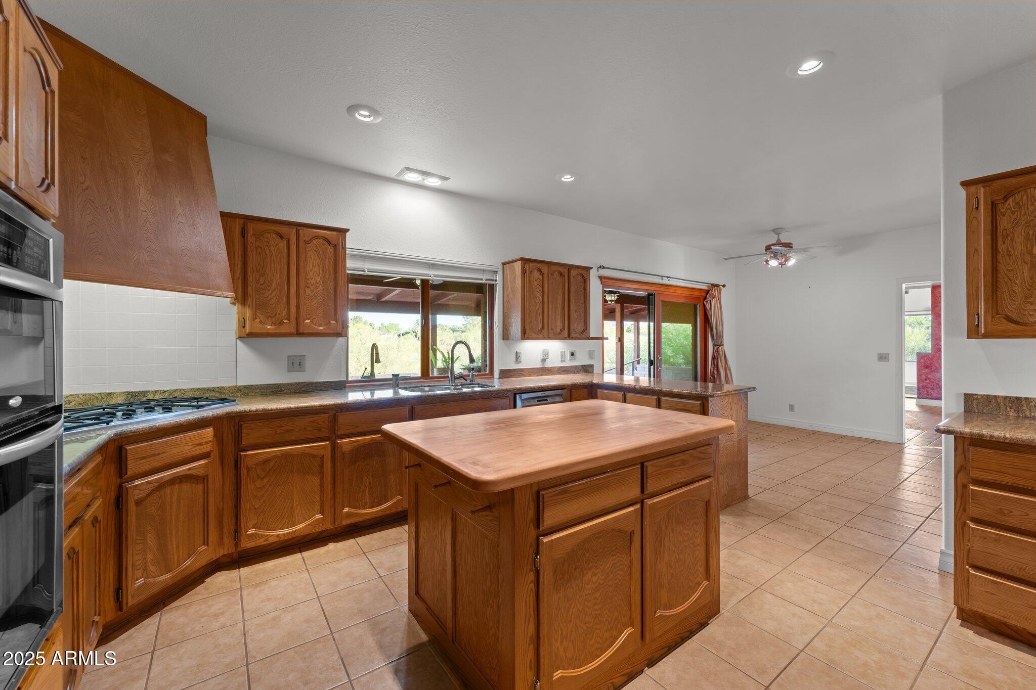 1503 N THRASHER Lane