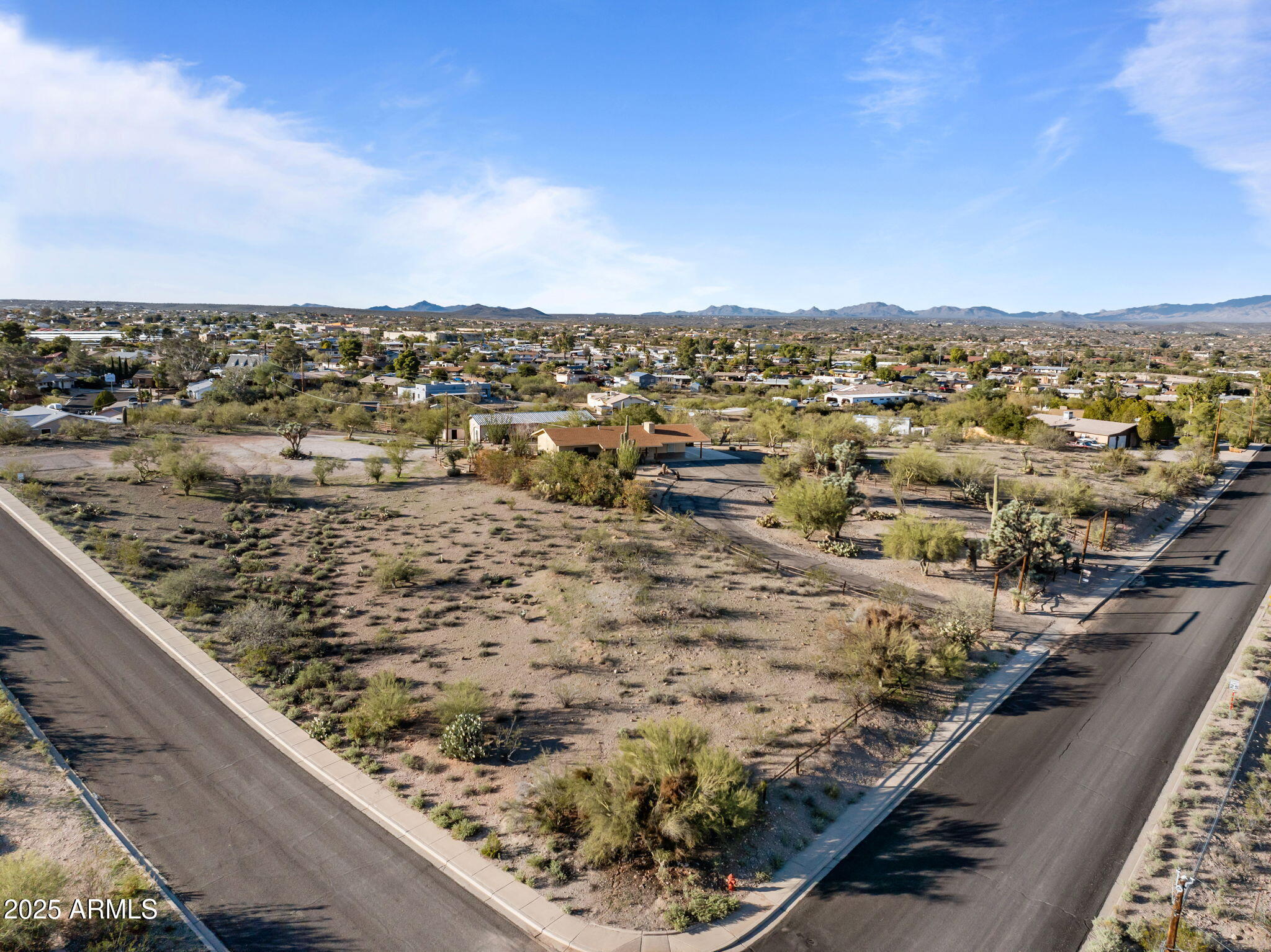 860 FALCON Drive