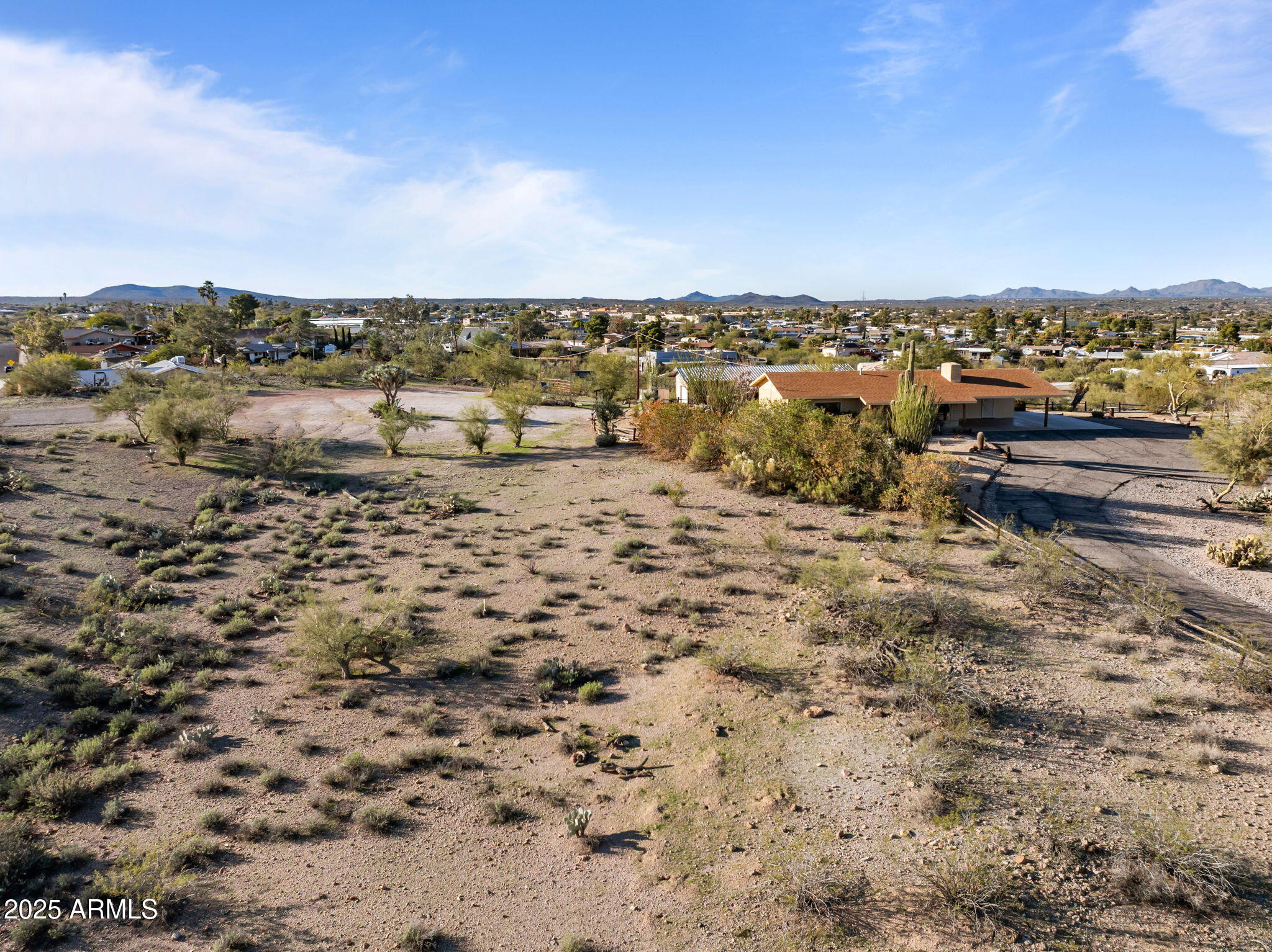 860 FALCON Drive