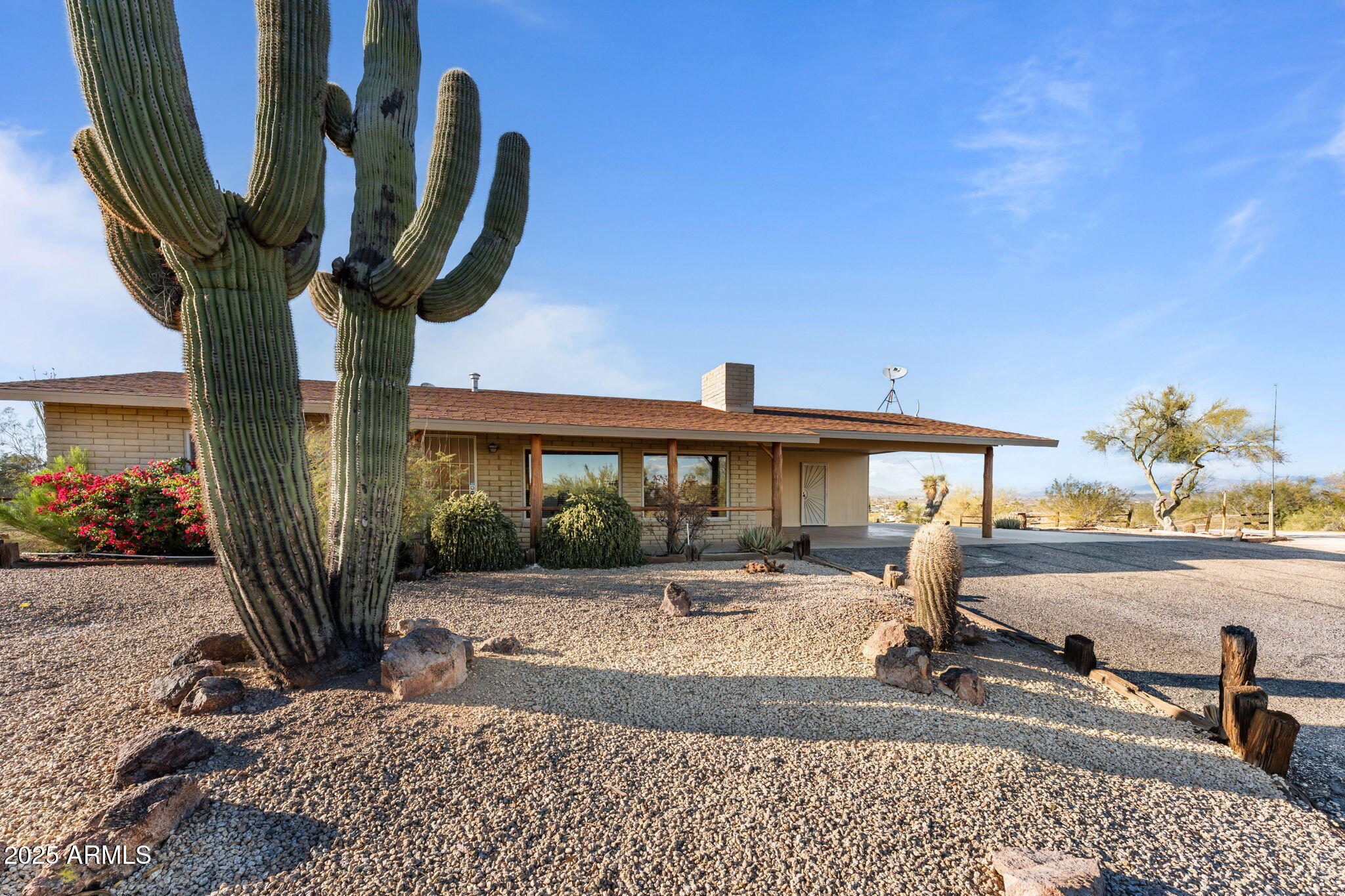 860 FALCON Drive