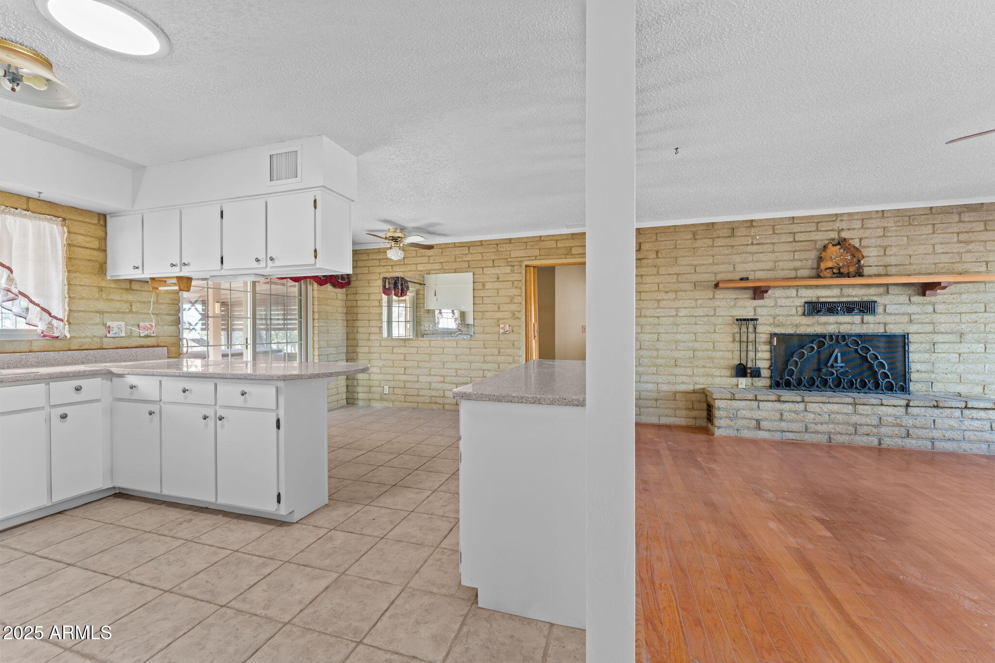 860 FALCON Drive