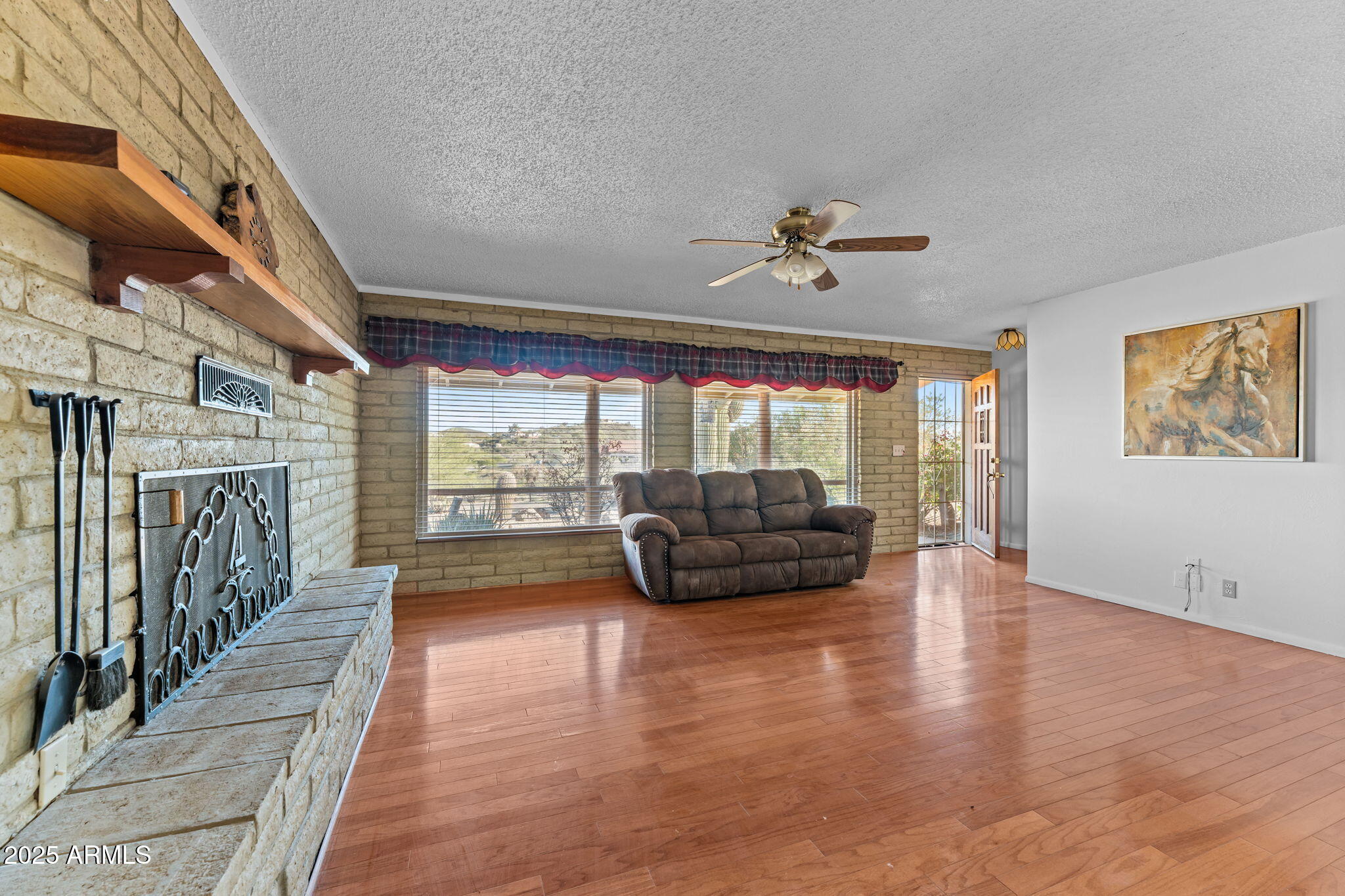 860 FALCON Drive