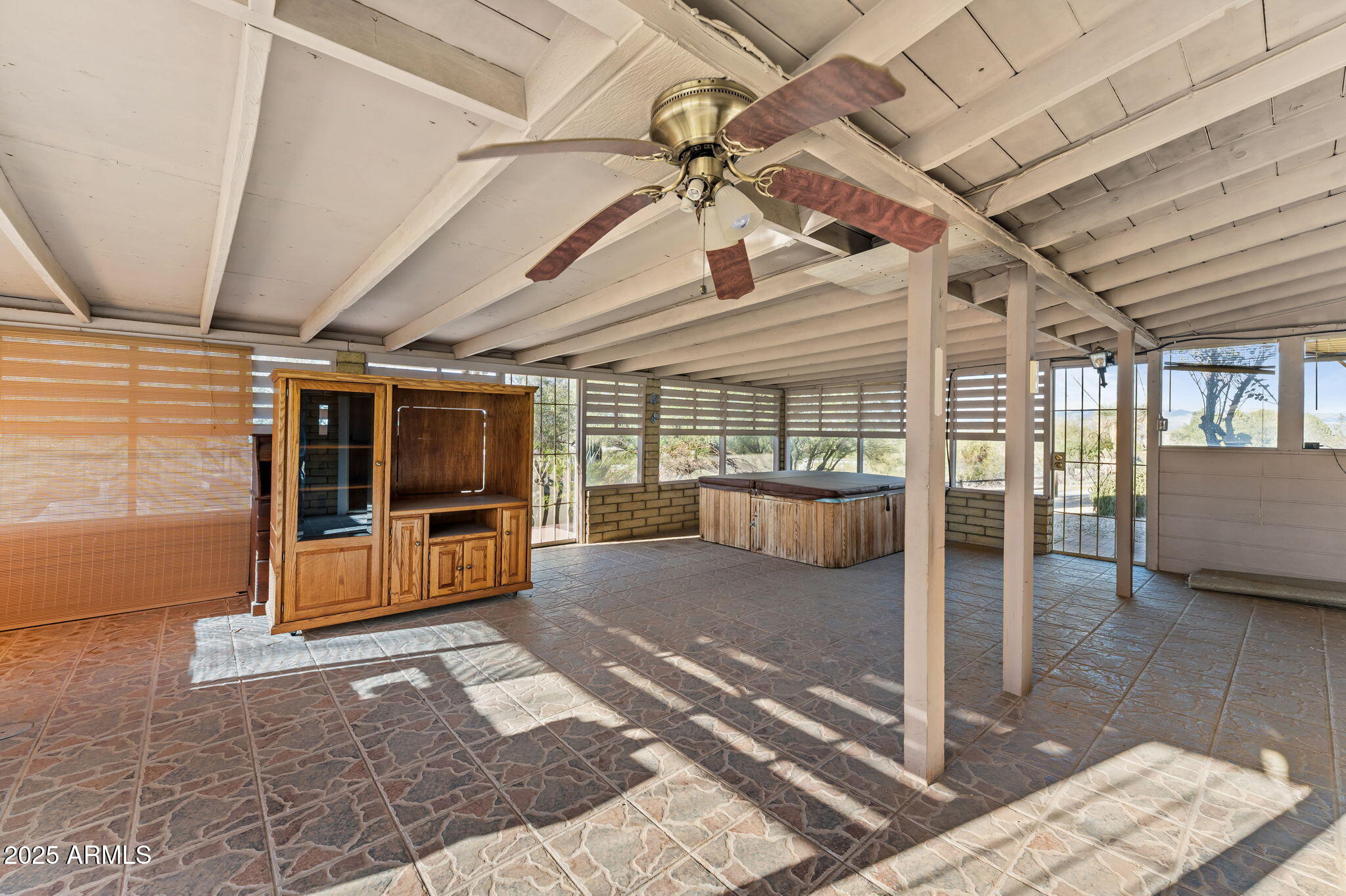 860 FALCON Drive