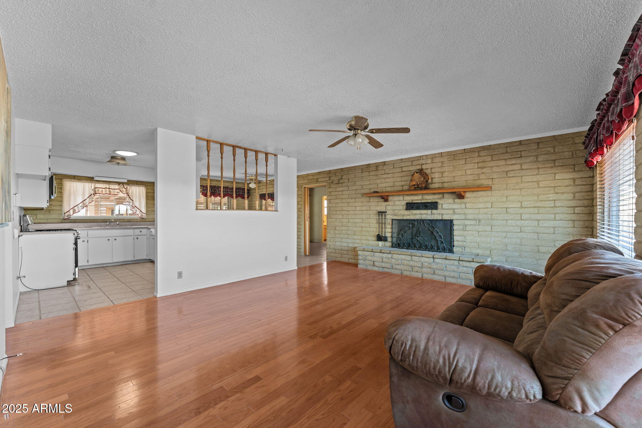 860 FALCON Drive