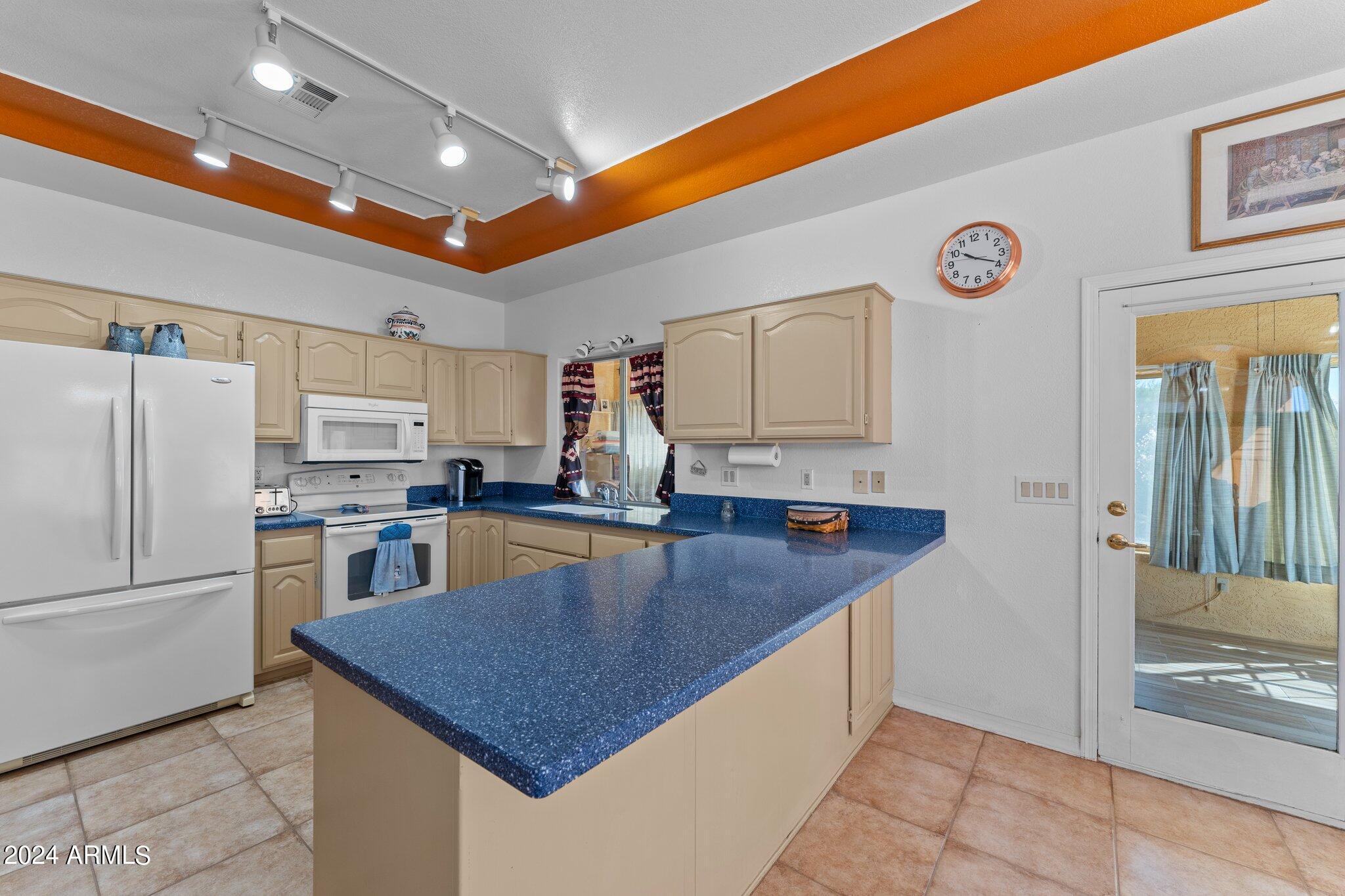 1216 Easy Street