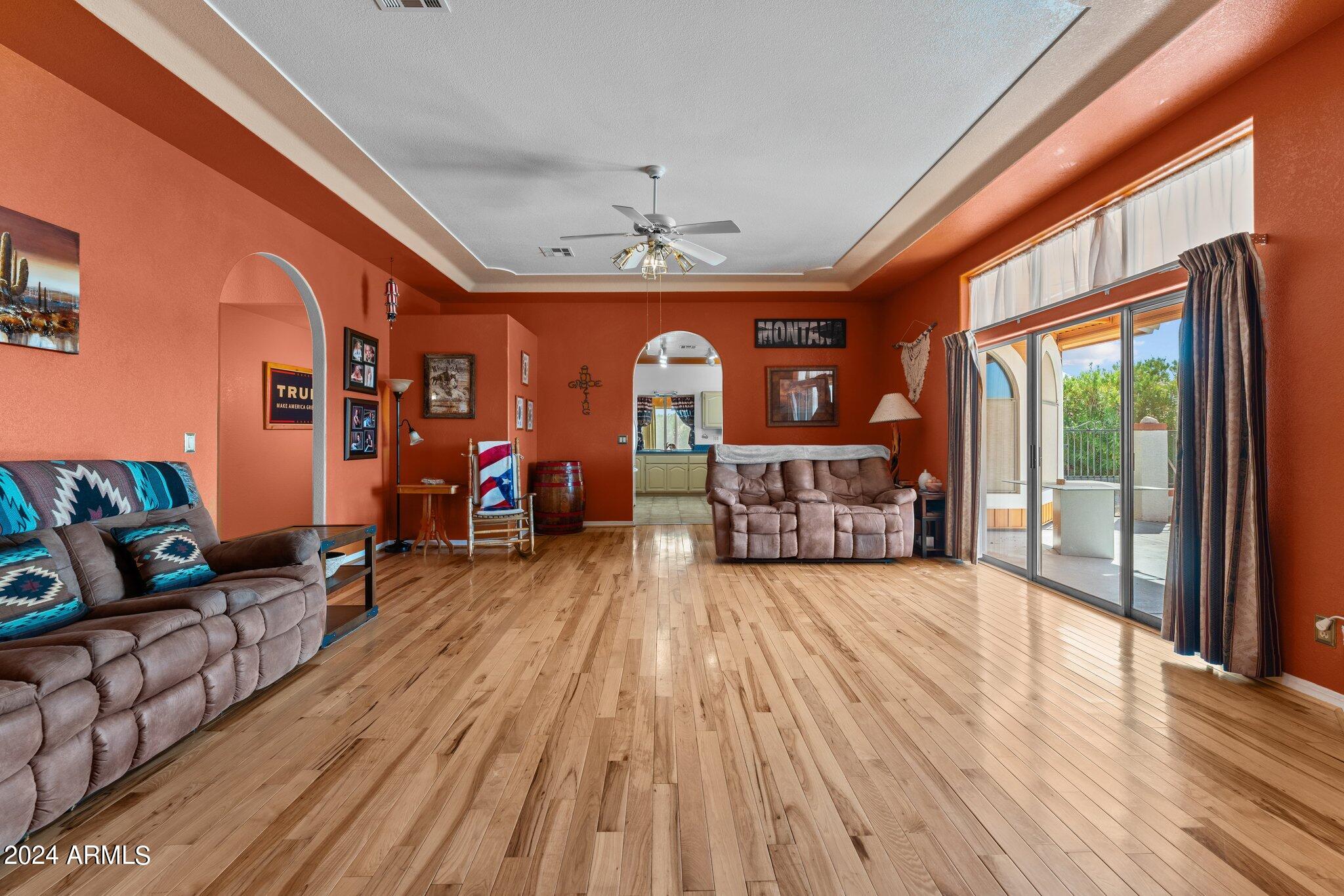1216 Easy Street