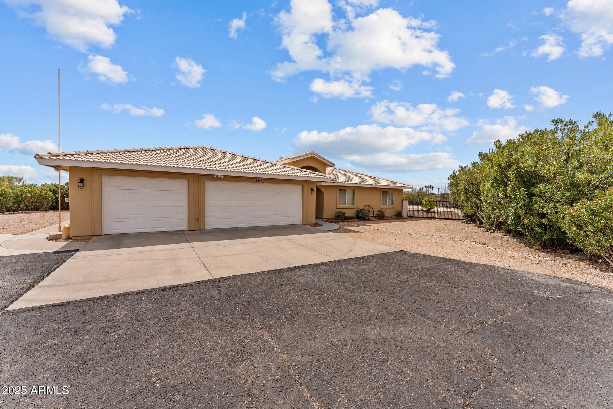 1216 Easy Street