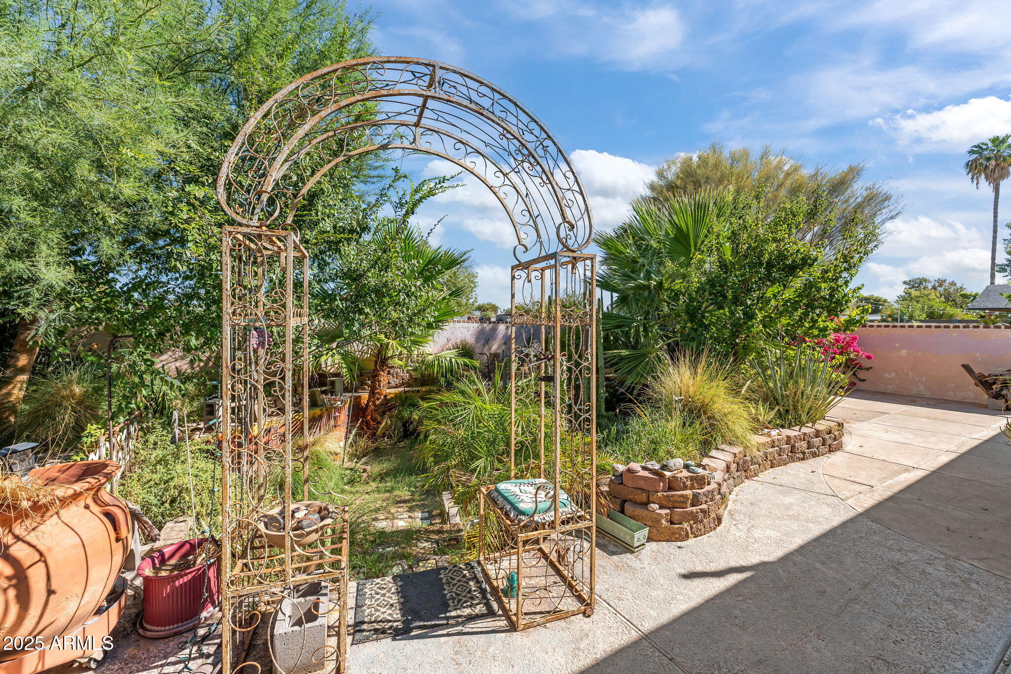 5244 W WALTANN Lane