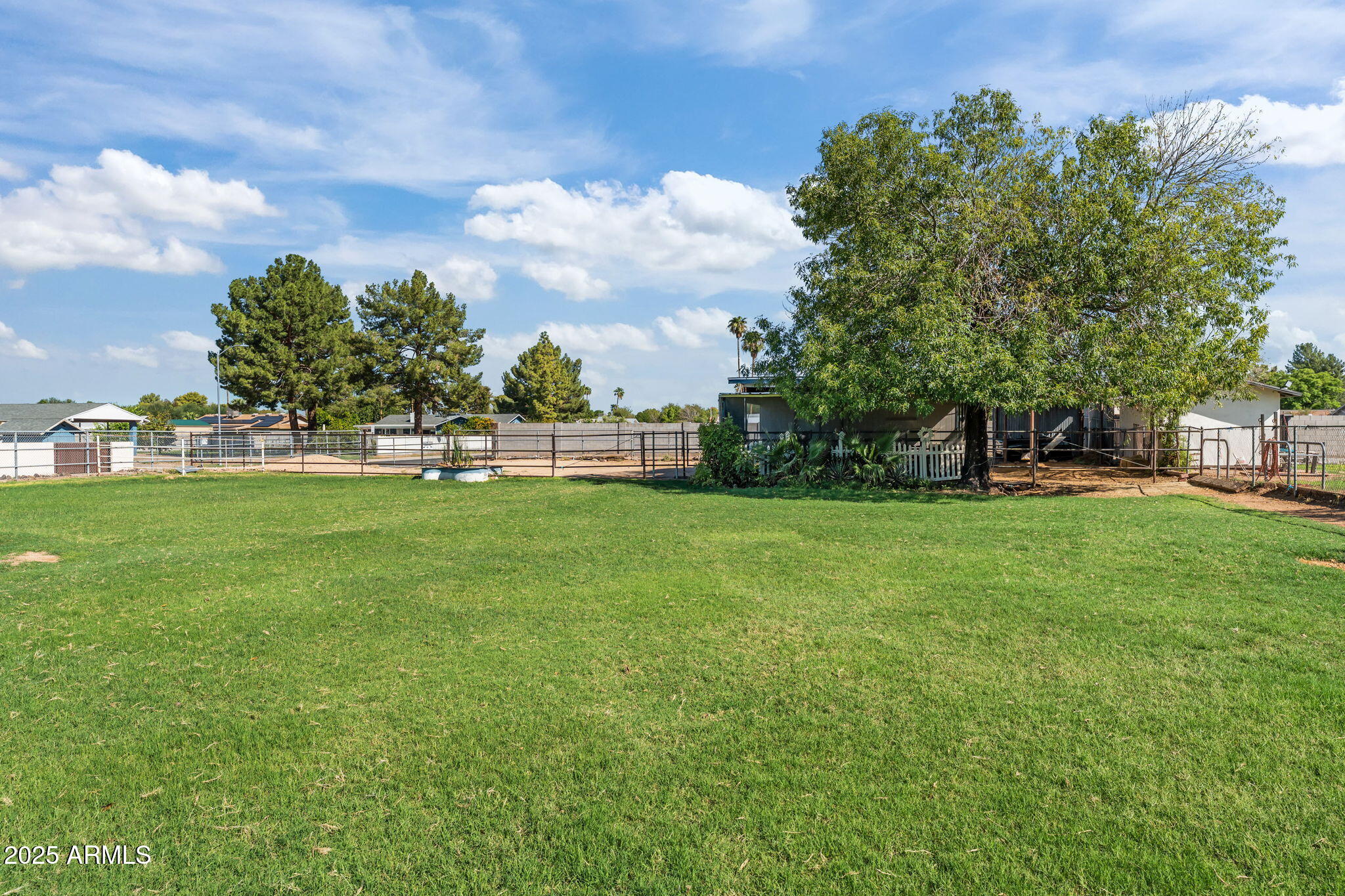5244 W WALTANN Lane
