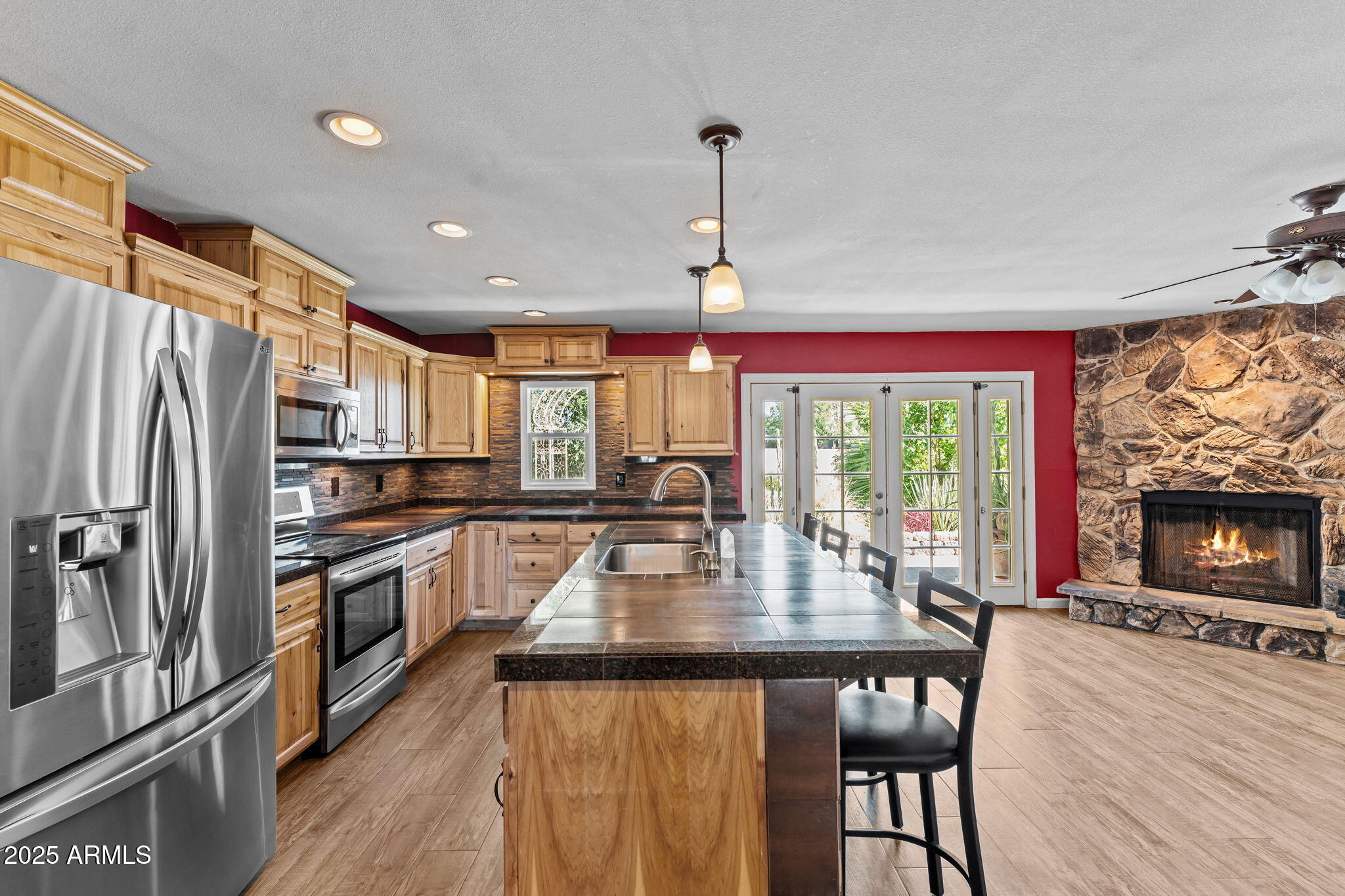 5244 W WALTANN Lane