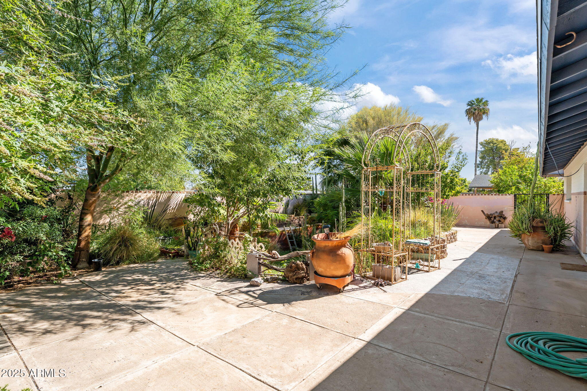 5244 W WALTANN Lane