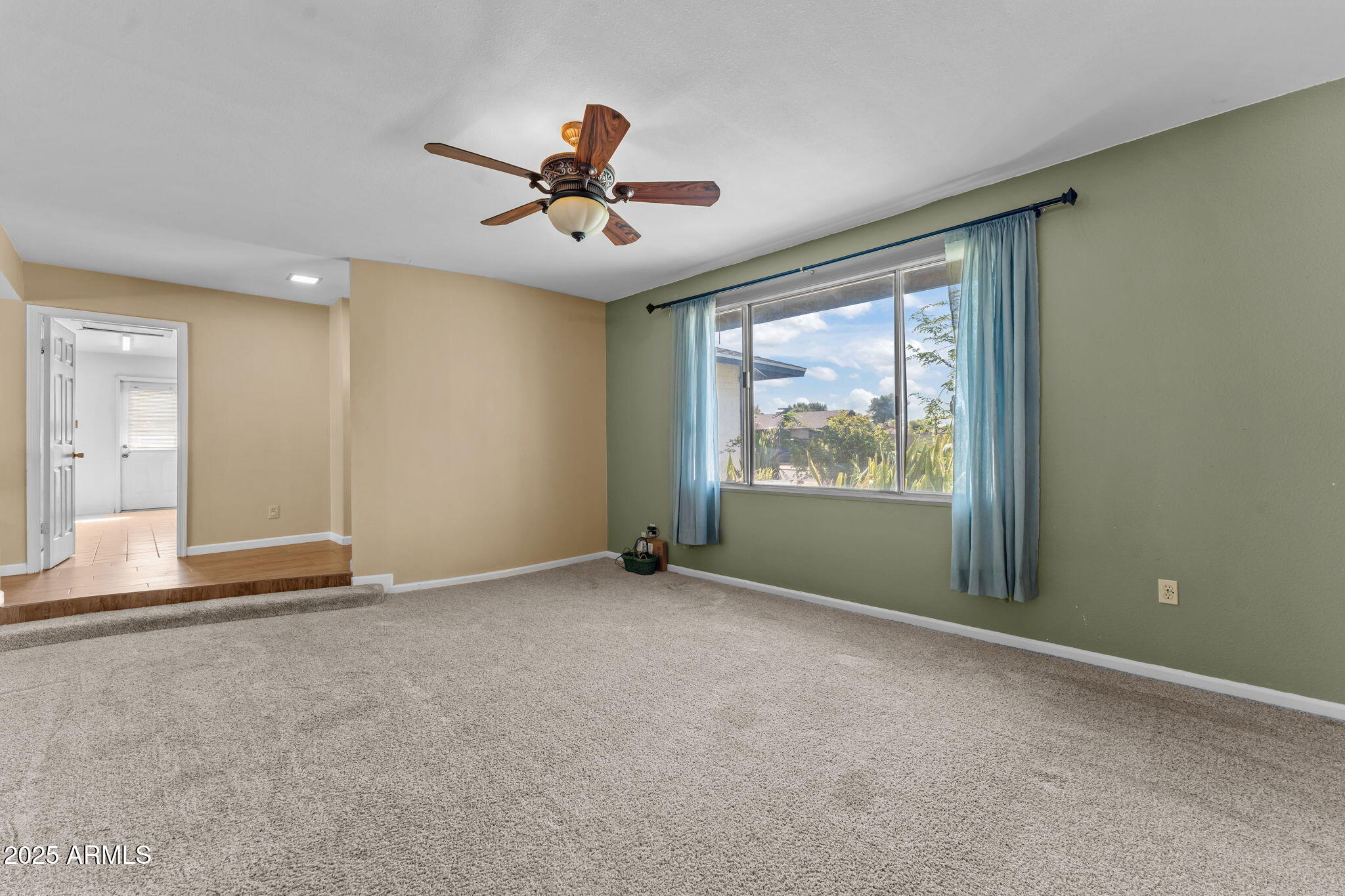 5244 W WALTANN Lane