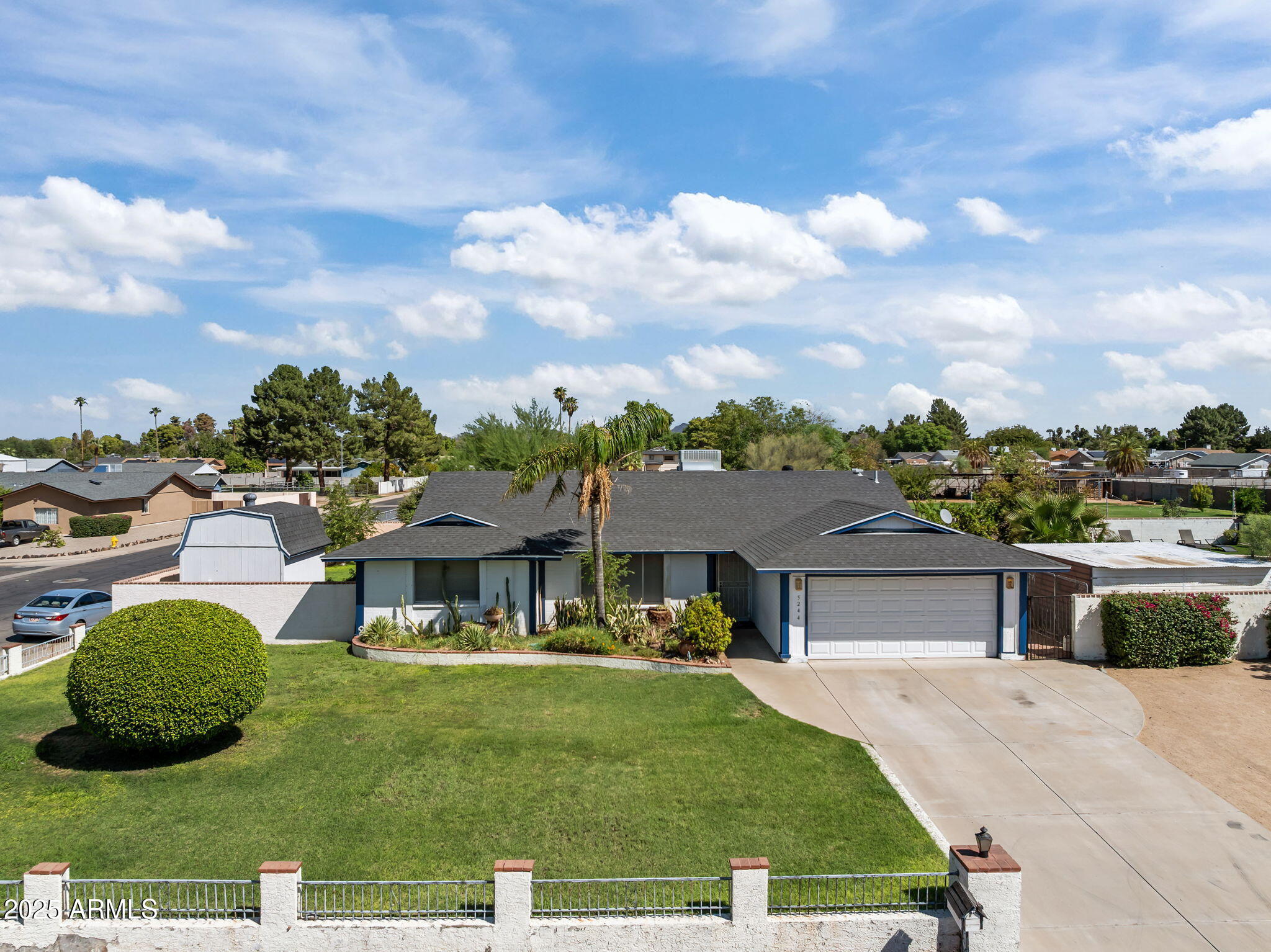 5244 W WALTANN Lane