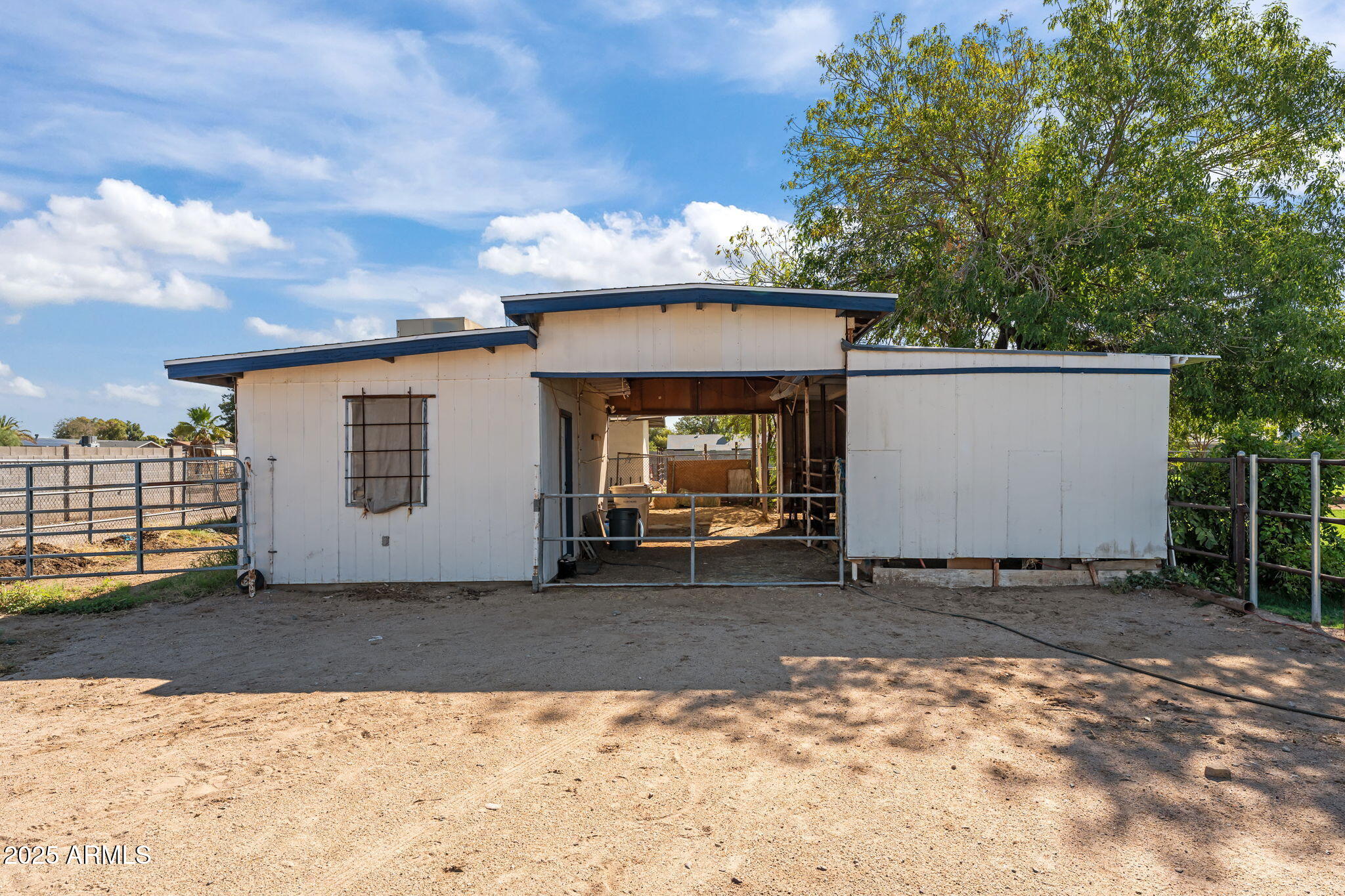 5244 W WALTANN Lane