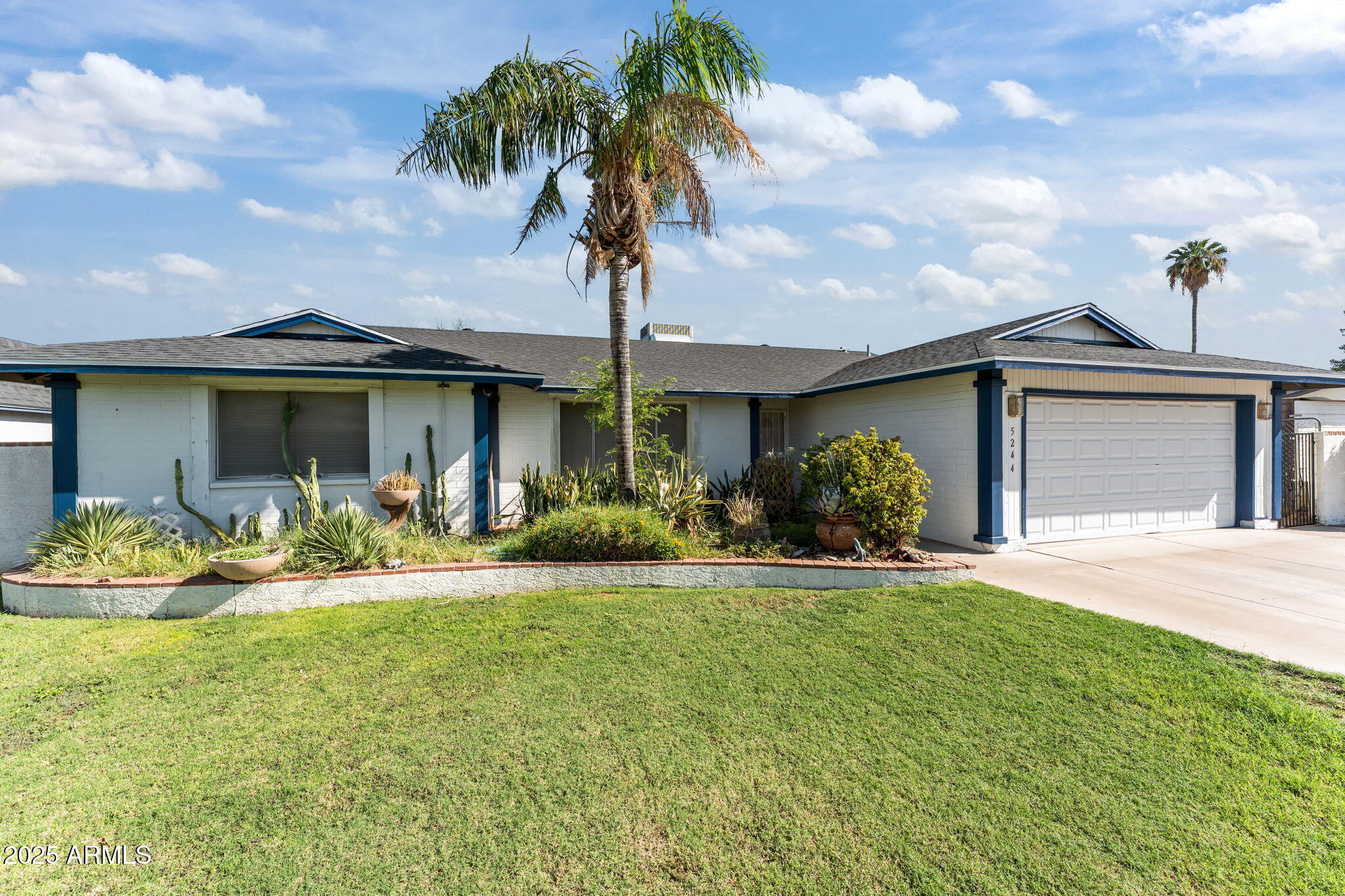 5244 W WALTANN Lane