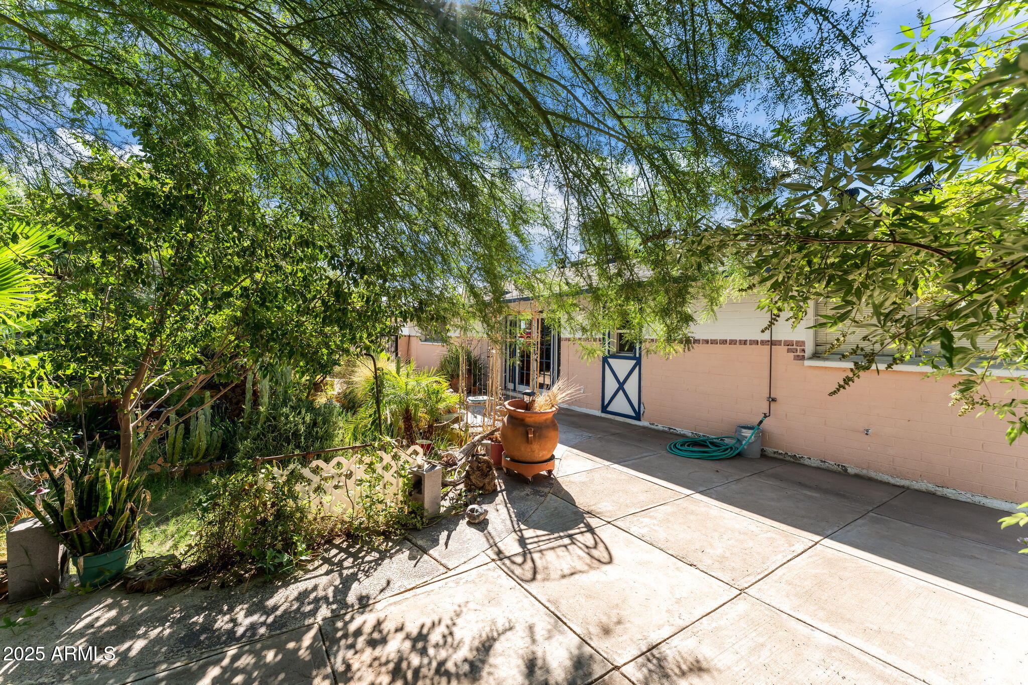 5244 W WALTANN Lane