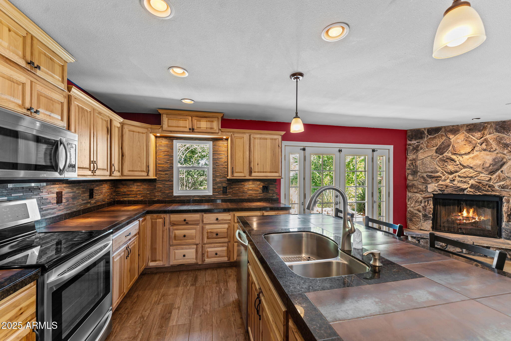 5244 W WALTANN Lane