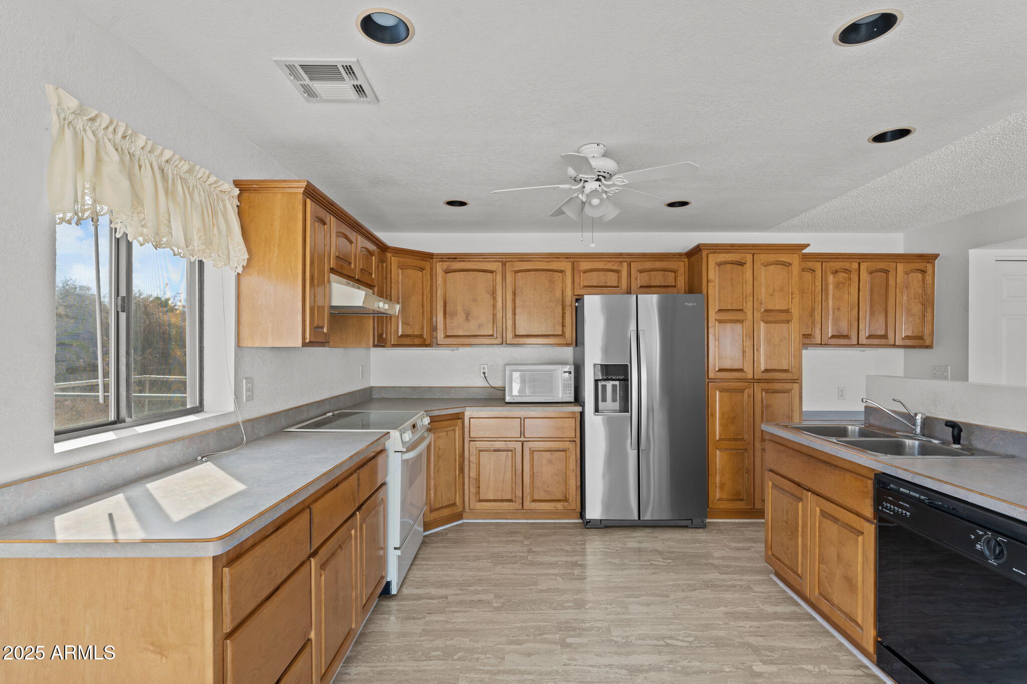 1660 VISTA Drive